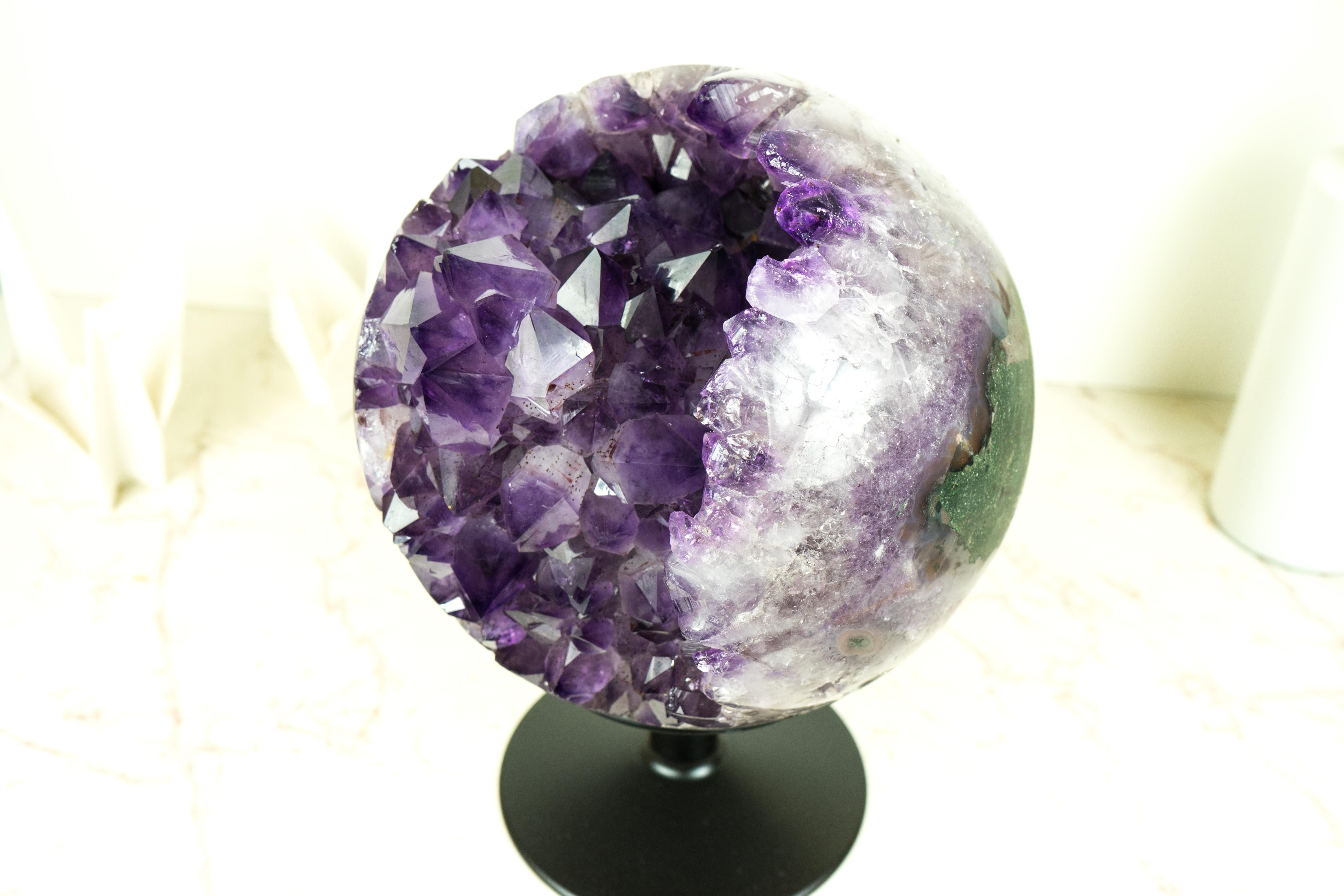 Sculptural X-Large Amethyst Sphere, Luxurious Deep Purple Crystal Ball In New Condition In Ametista Do Sul, BR