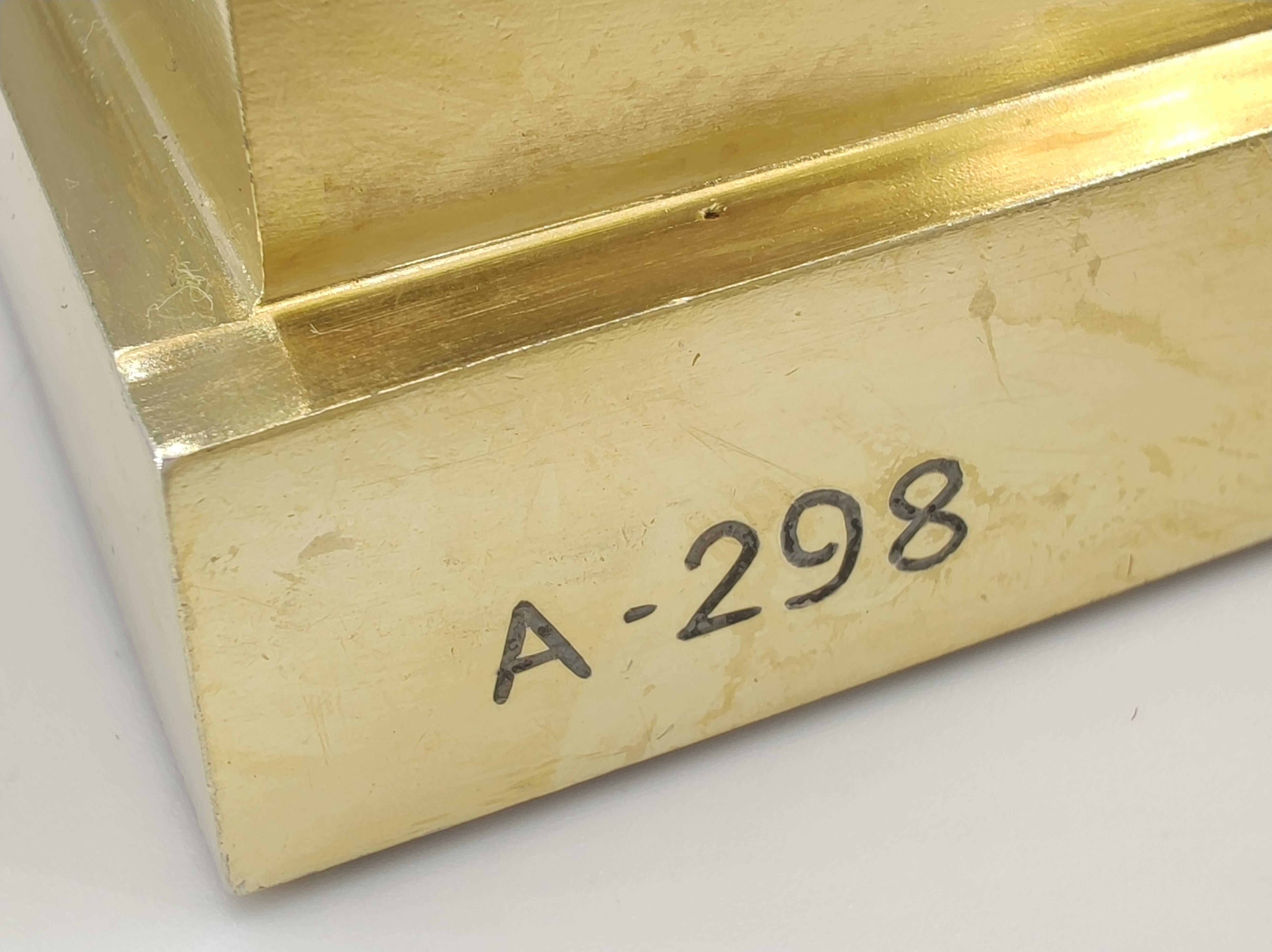 Skulptur, 18 Karat vergoldetes, soldiertes Gold, Heiliger Narzissen der Fliesen  -1974 - Salvador Dali im Angebot 8
