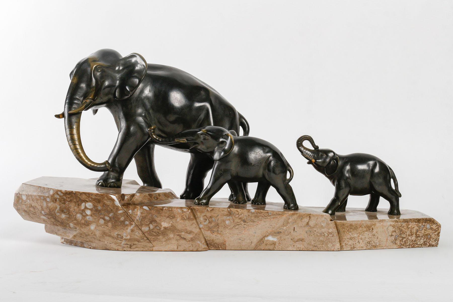 Sculpture, Animal bronze by J.Brault, Early 20th century.

Animal bronze by J.Brault, early 20th century, representing an elephant and its young, marble base, Art Deco.  
H: 31cm, W: 61cm, D: 20cm