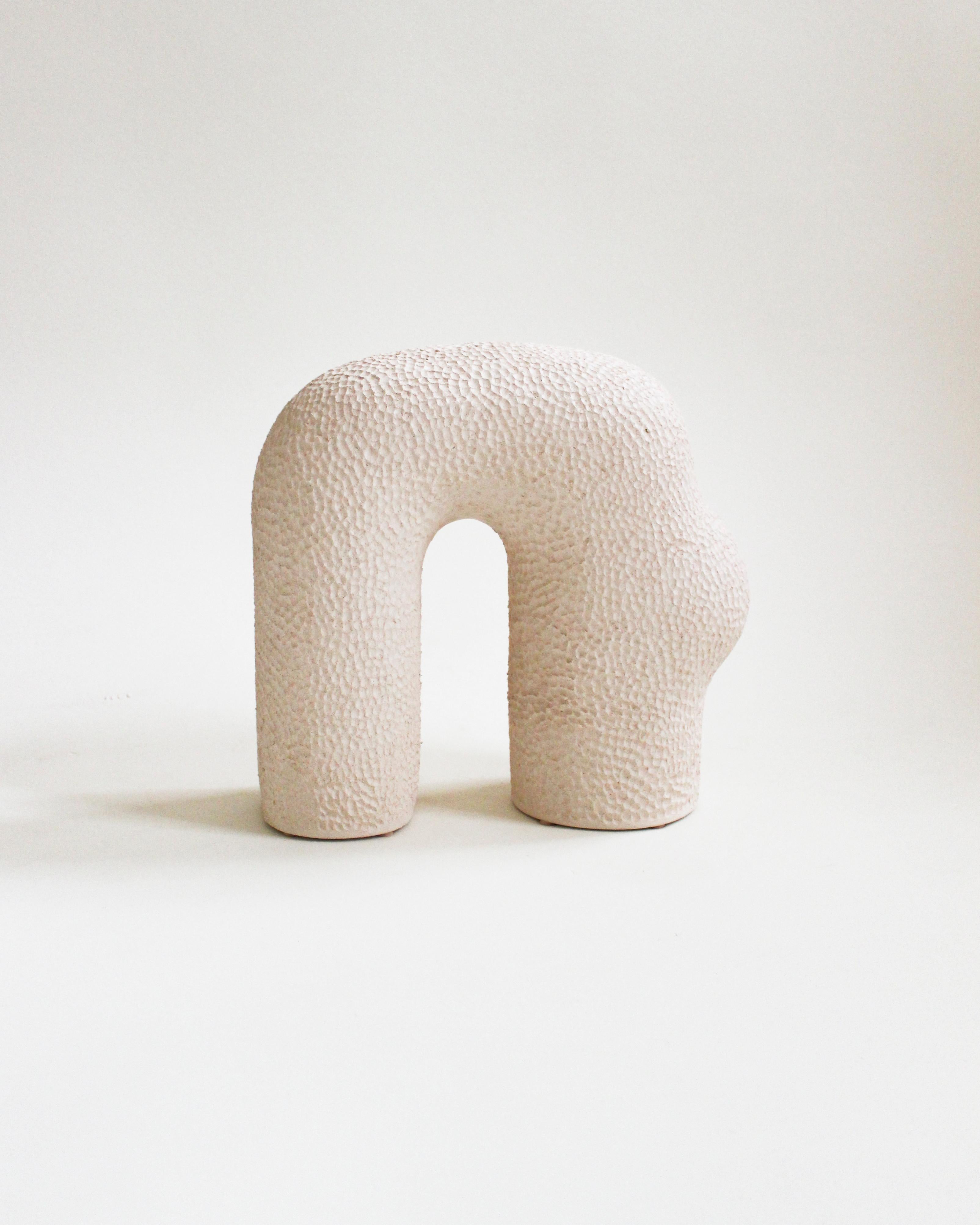 After working many years in the Fashion industry, and driven by an immoderate passion for refined and timeless objects, Elisa Uberti naturally decided to turn up to craftsmanship. Sensitive to the beauty of ceramics and handicrafts, she feels the