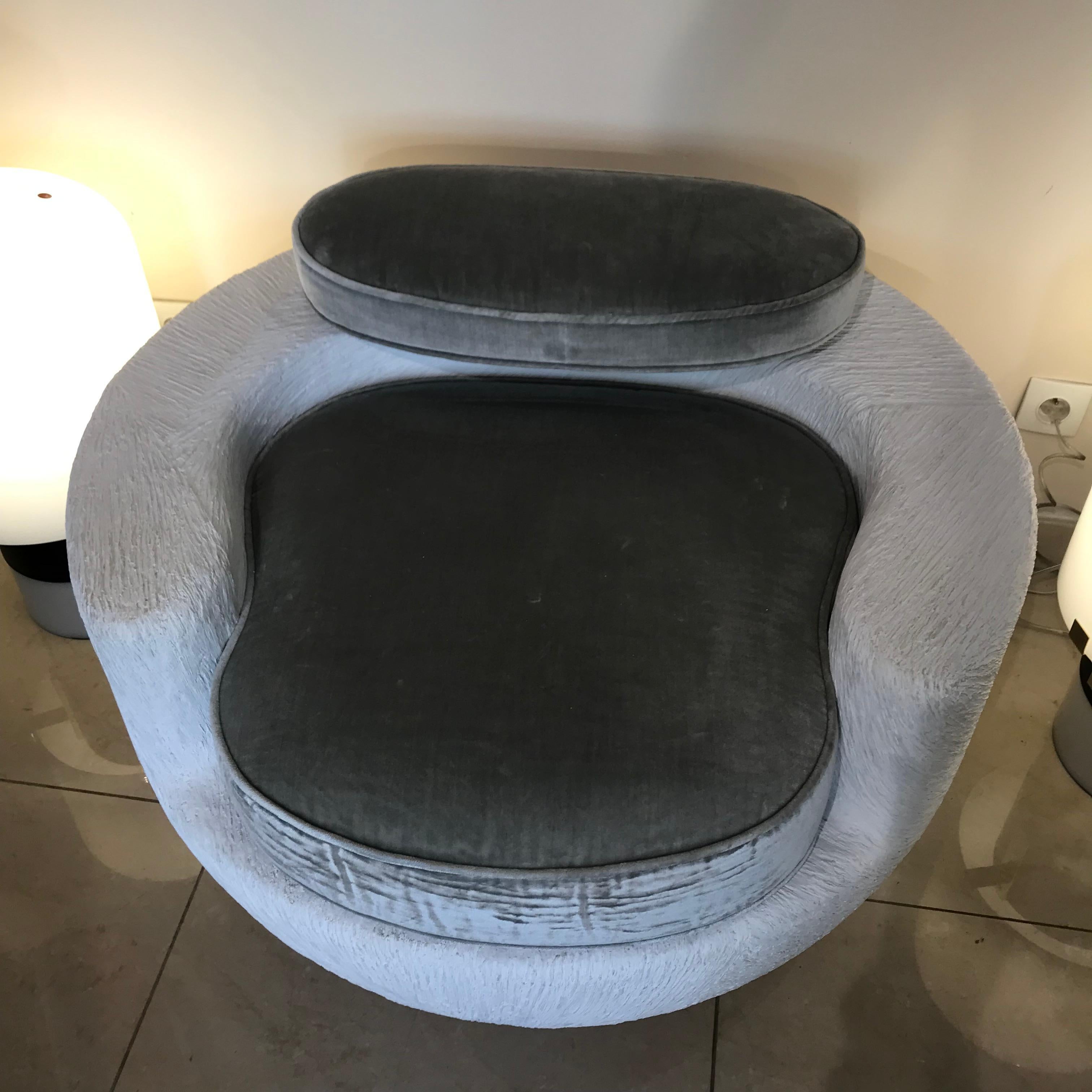 Isabelle Stanislas
(decorator of the Elysée)
2018
Sculpture armchair
Unique piece exhibited at the Venice Biennale
Dimension: diameter 90 / height: 55
Plaster and fabric
6900 €.