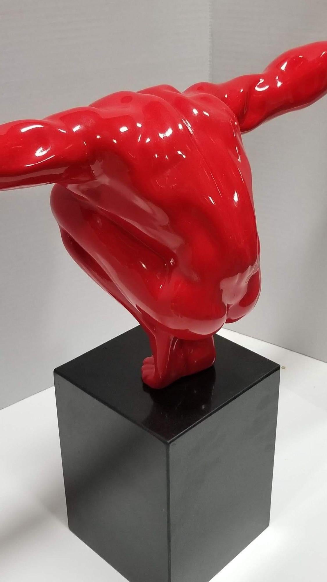 Sculpture Athlete Figurine in Resin For Sale 2
