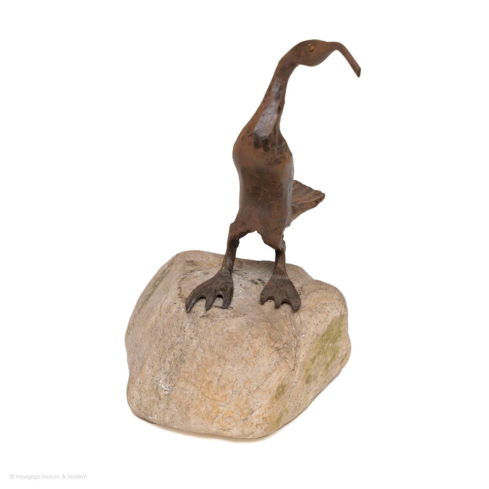 Skulptur Vogel, Wild, Wading, geschwungen, Bronze, Stein, Berg, 20 cm, 8 hoch  (Skandinavisch) im Angebot
