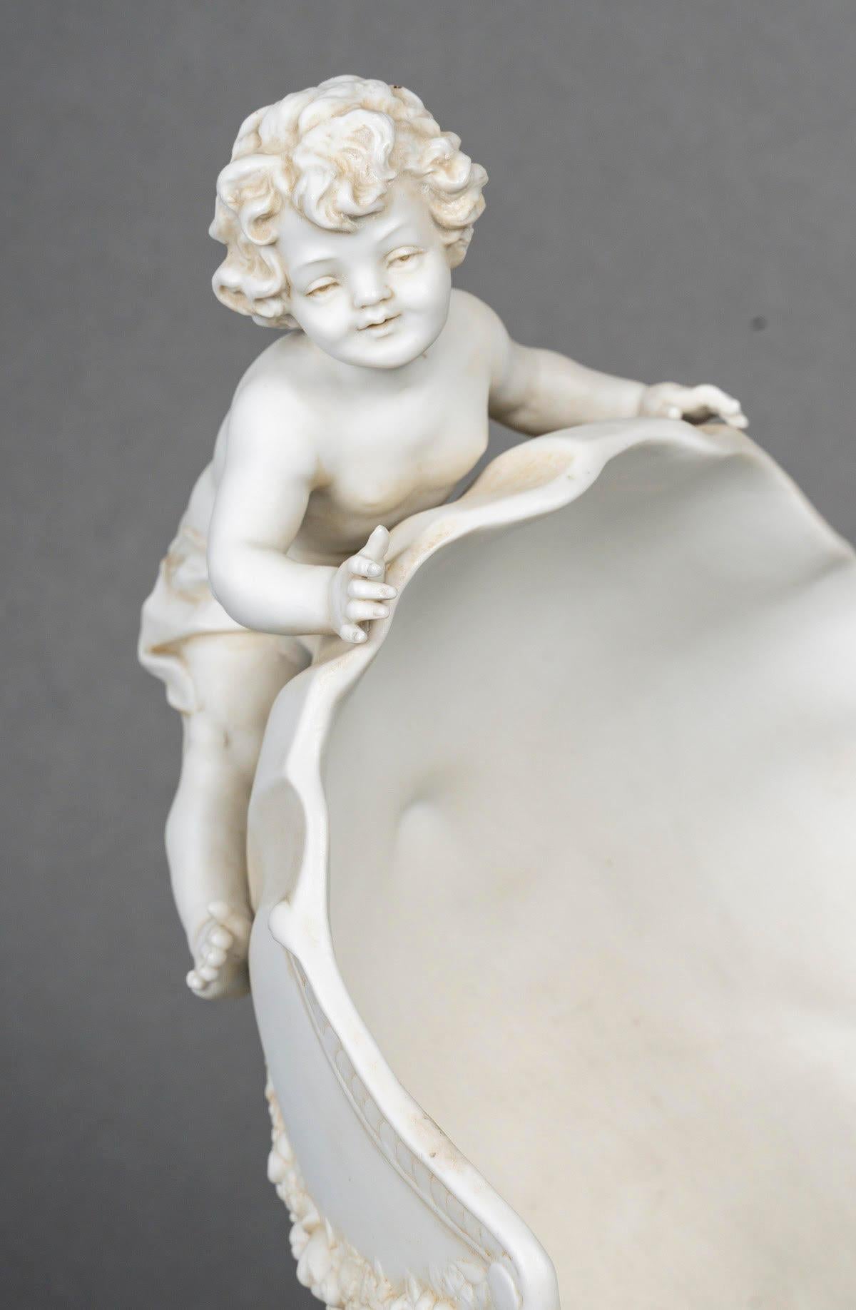 Sculpture, groupe de biscuits, monture en bronze doré, Allemagne, période Napoléon III. en vente 2