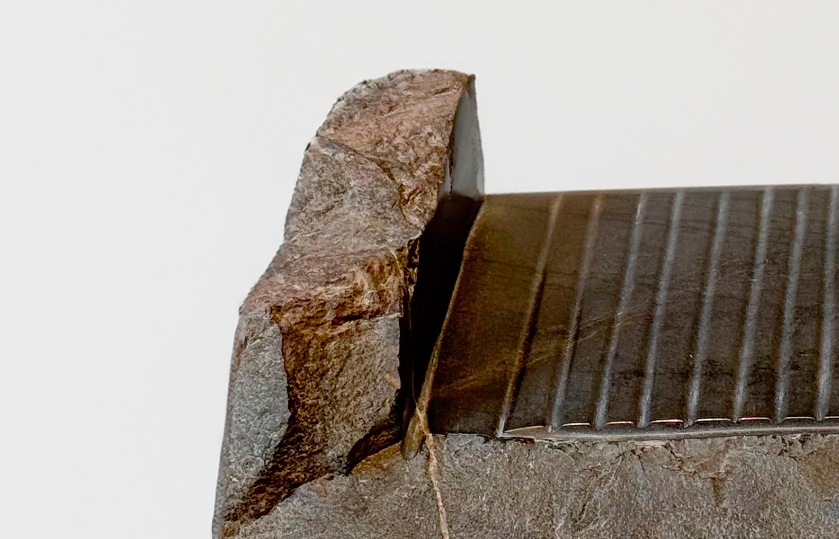 XXI secolo e contemporaneo Scultura A. Stone Funzionale realizzata a mano Pedra Negra F-3 di Ricard Casabayó in vendita