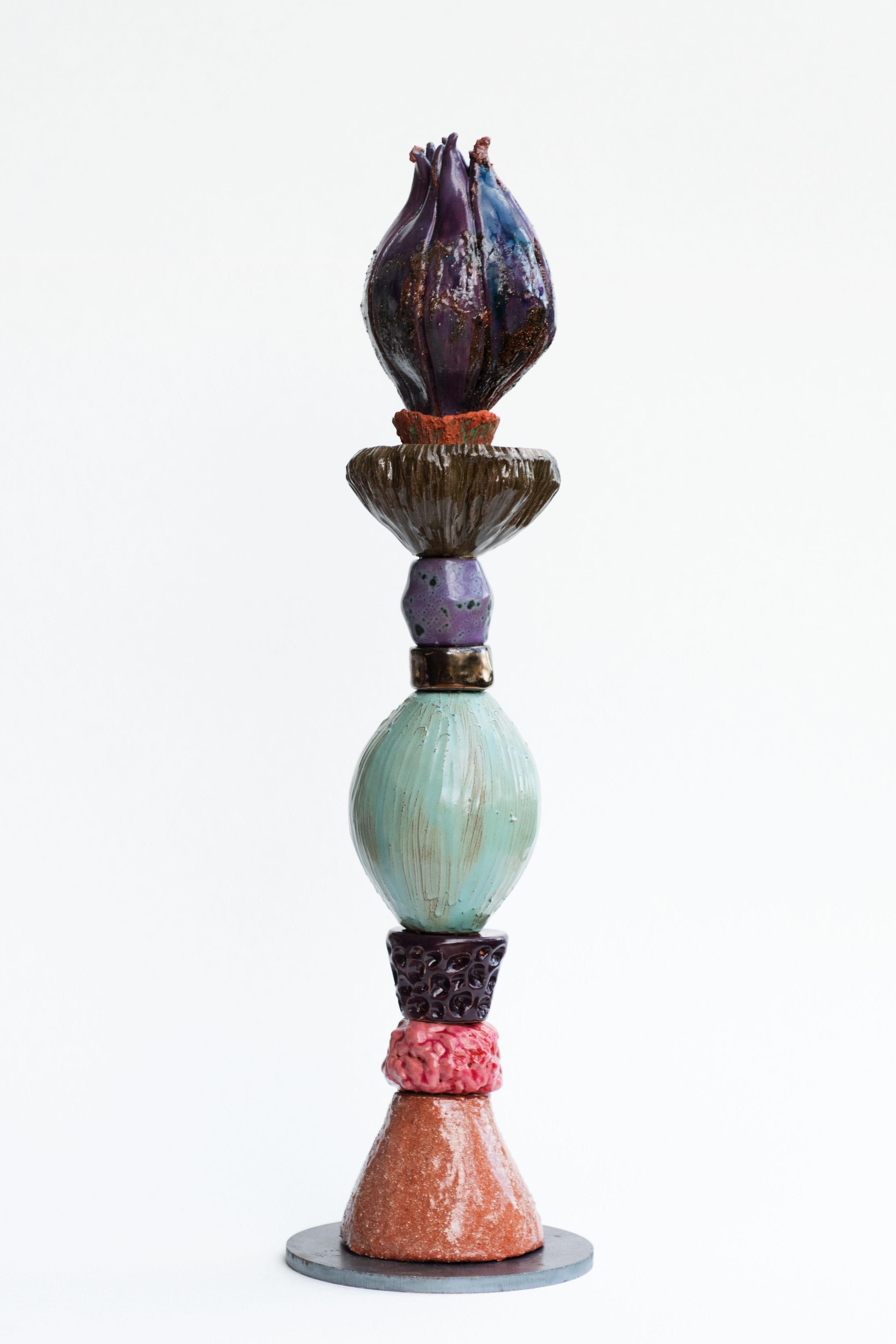 Sculpture Bloomen 12 de Zanellazine Ceramics
Dimensions : L 11 x H 60 cm
MATERIAL : Argile rouge, argile semi-réfractaire orange et tabac, argile réfractaire blanche.

A propos :
Giovanna Zighetti, céramiste et scénographe, et Lucia Zamberletti,