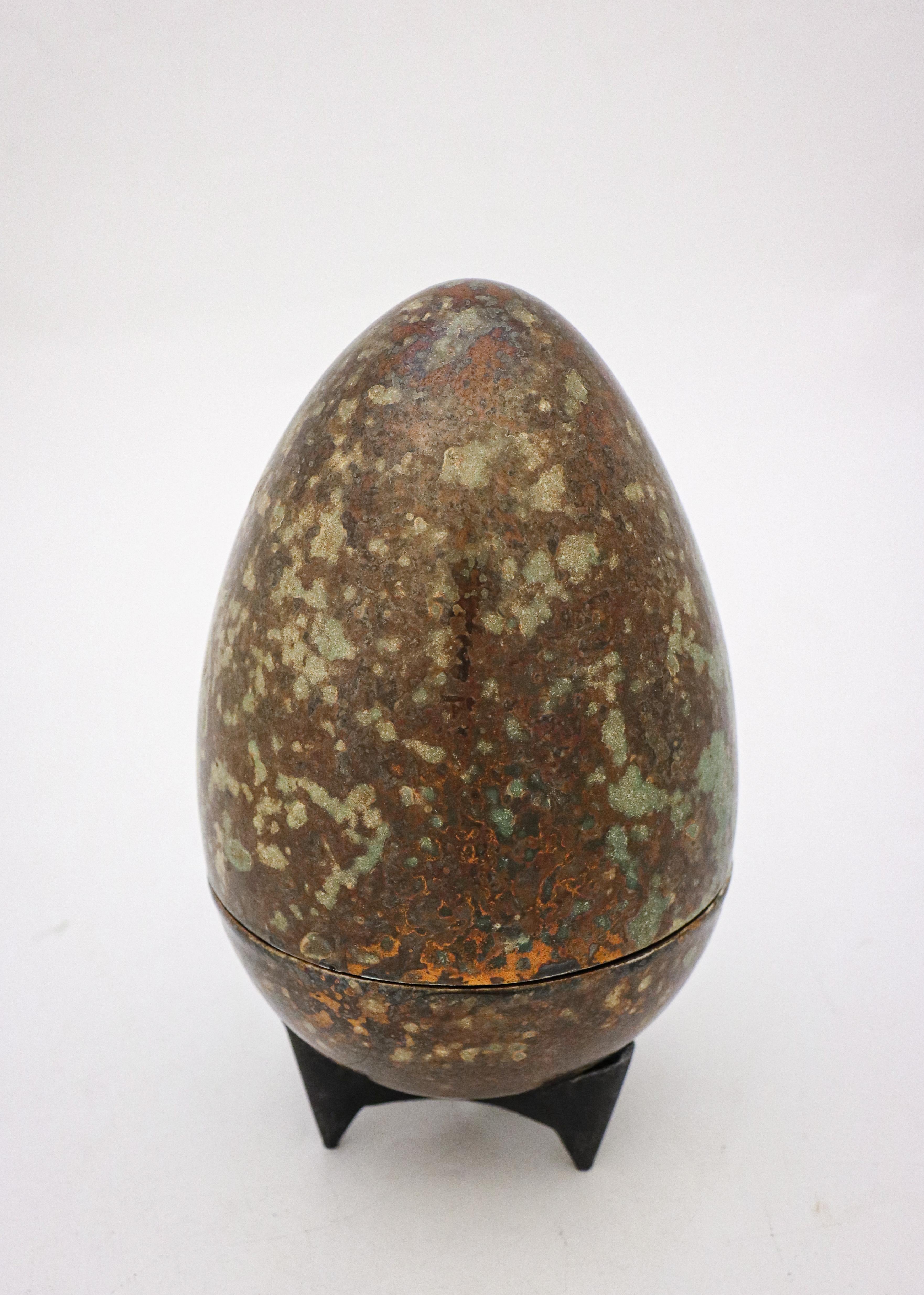 Scandinavian Modern Sculpture Brown & Green Speckled Egg in Ceramics by Hans Hedberg, Biot, France