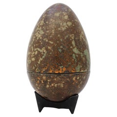 Sculpture Brown & Green Speckled Egg in Ceramics by Hans Hedberg, Biot, France