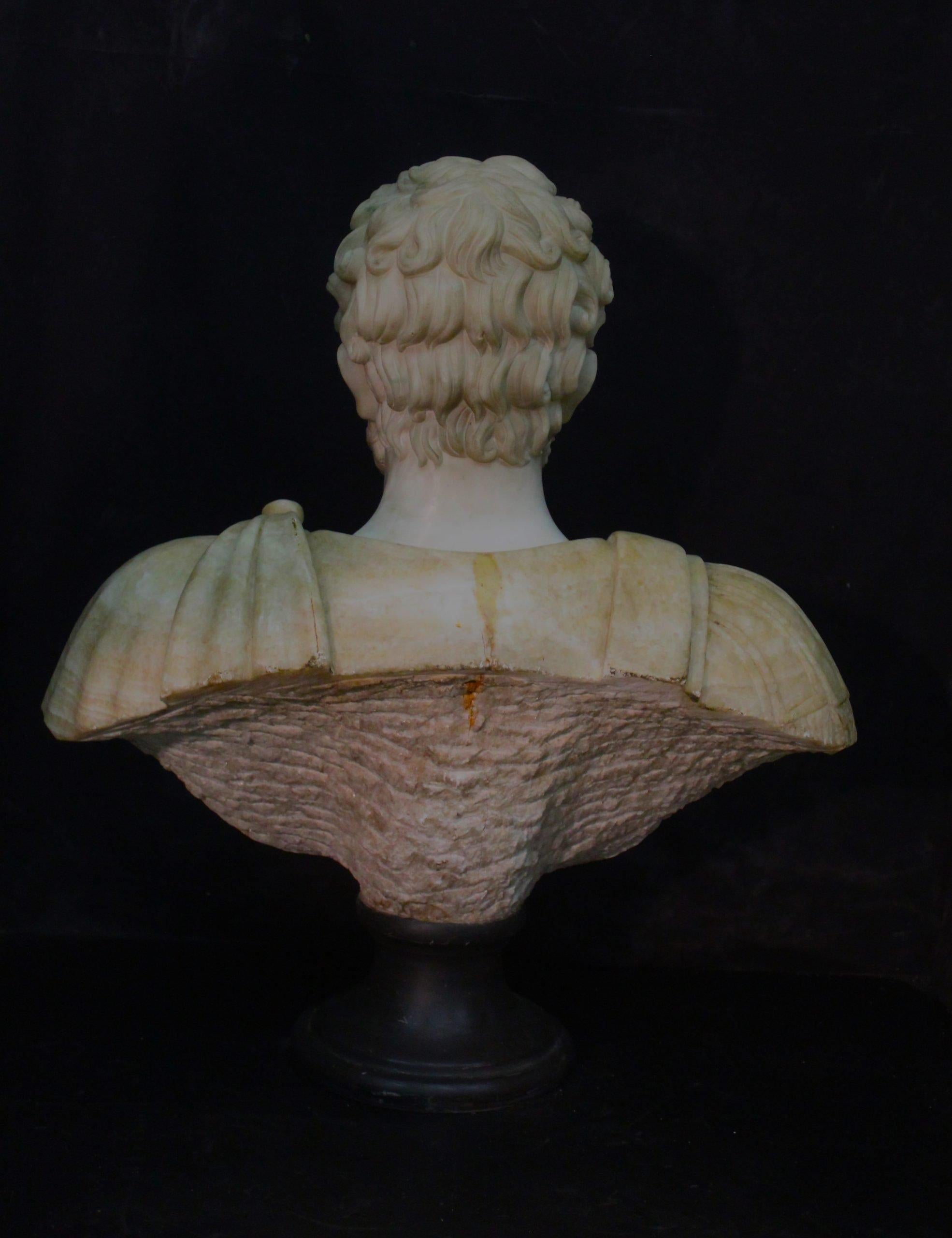 Scultura, Busto di imperatore in marmo In condizioni buone in vendita a Rome, IT