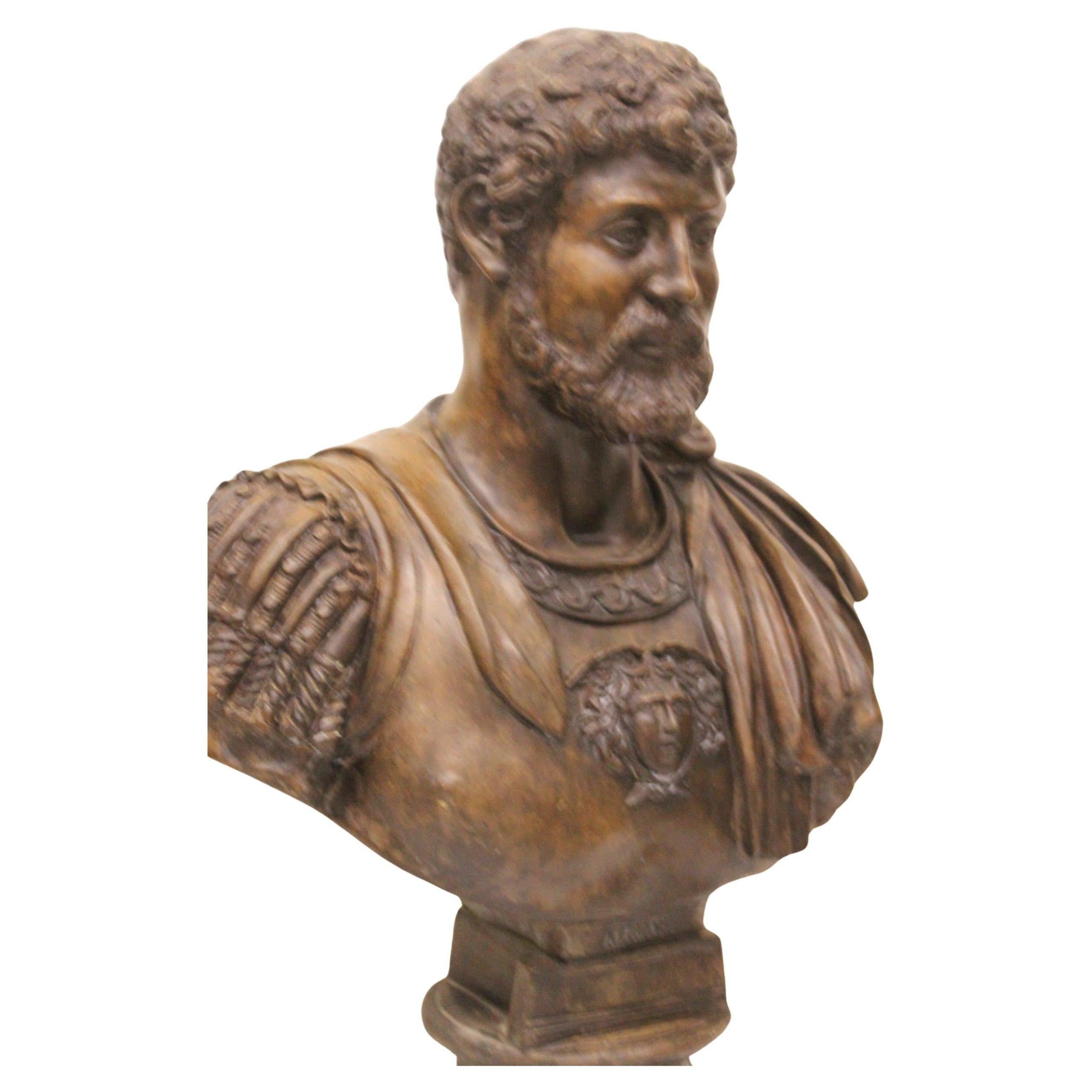 Scultura, Busto di Adriano In condizioni buone in vendita a Rome, IT