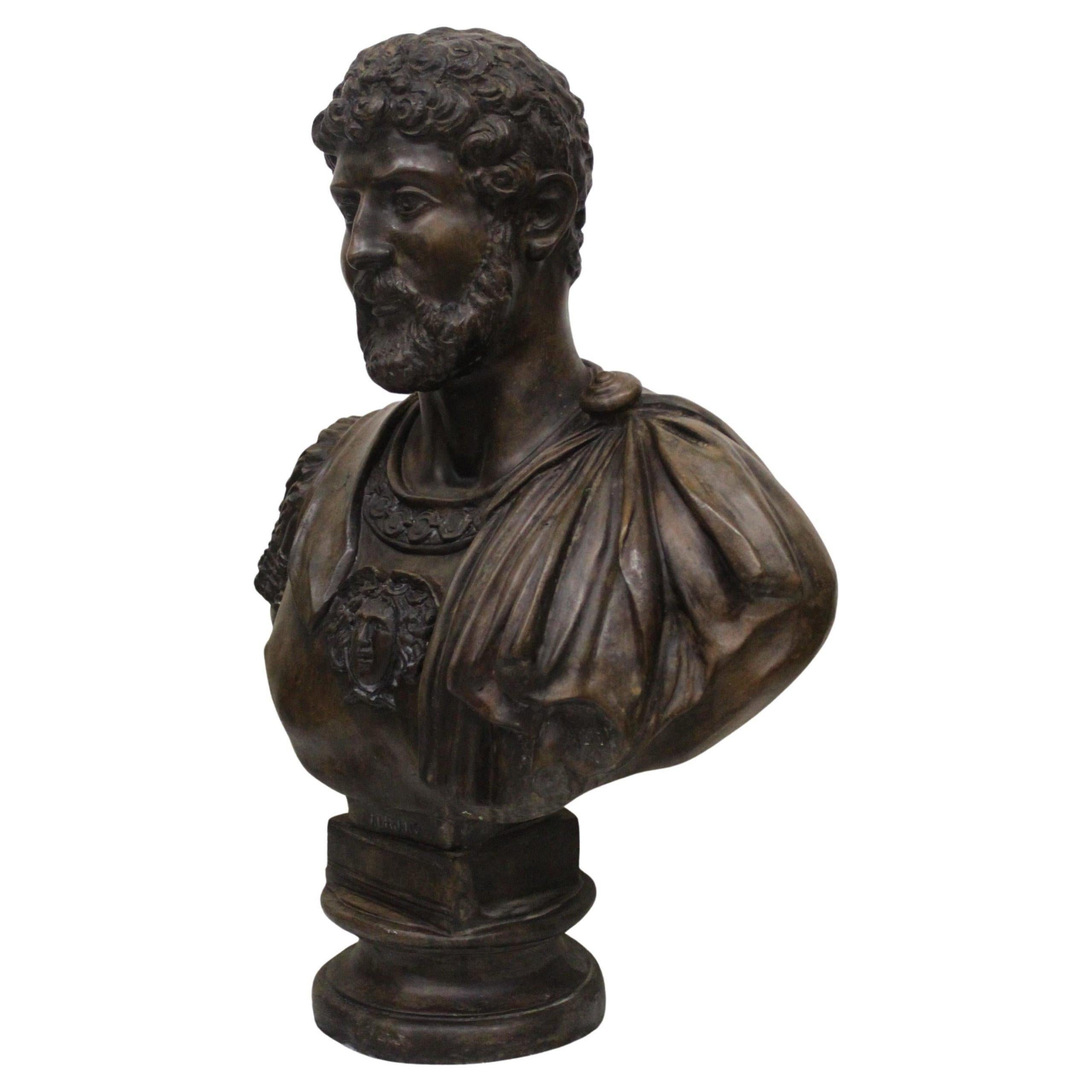 Bronzo Scultura, Busto di Adriano in vendita
