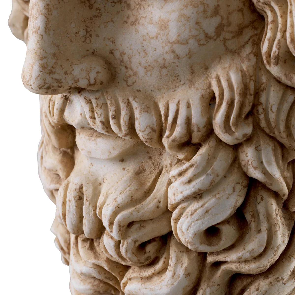 Sculpture, Bust of Zeus in Patinated Marble, Statue in the Style of Ancient Rome For Sale 1