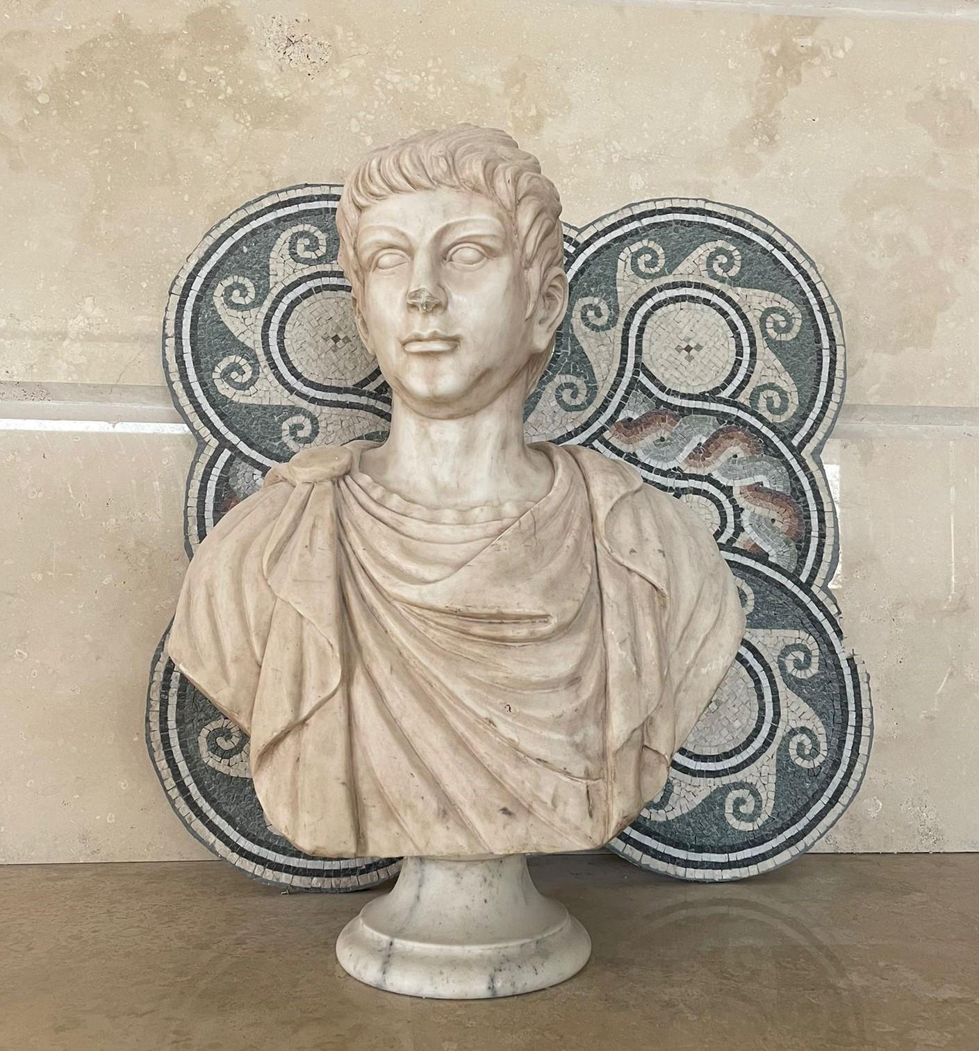 Hand-Crafted Marble Sculpture Bust Of Emperor Julius Caesar After The Antique Grand Tour For Sale