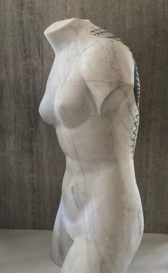 Escultura Busto Mujer con Tatuaje en Mármol Statuario Carrara