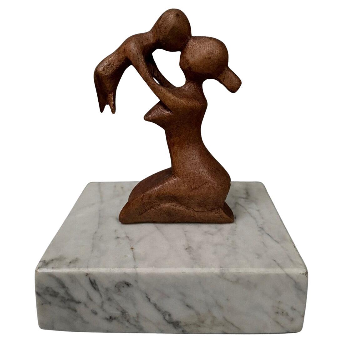 Sculpture de Calin Hentea représentant une mère et son enfant, 20e siècle