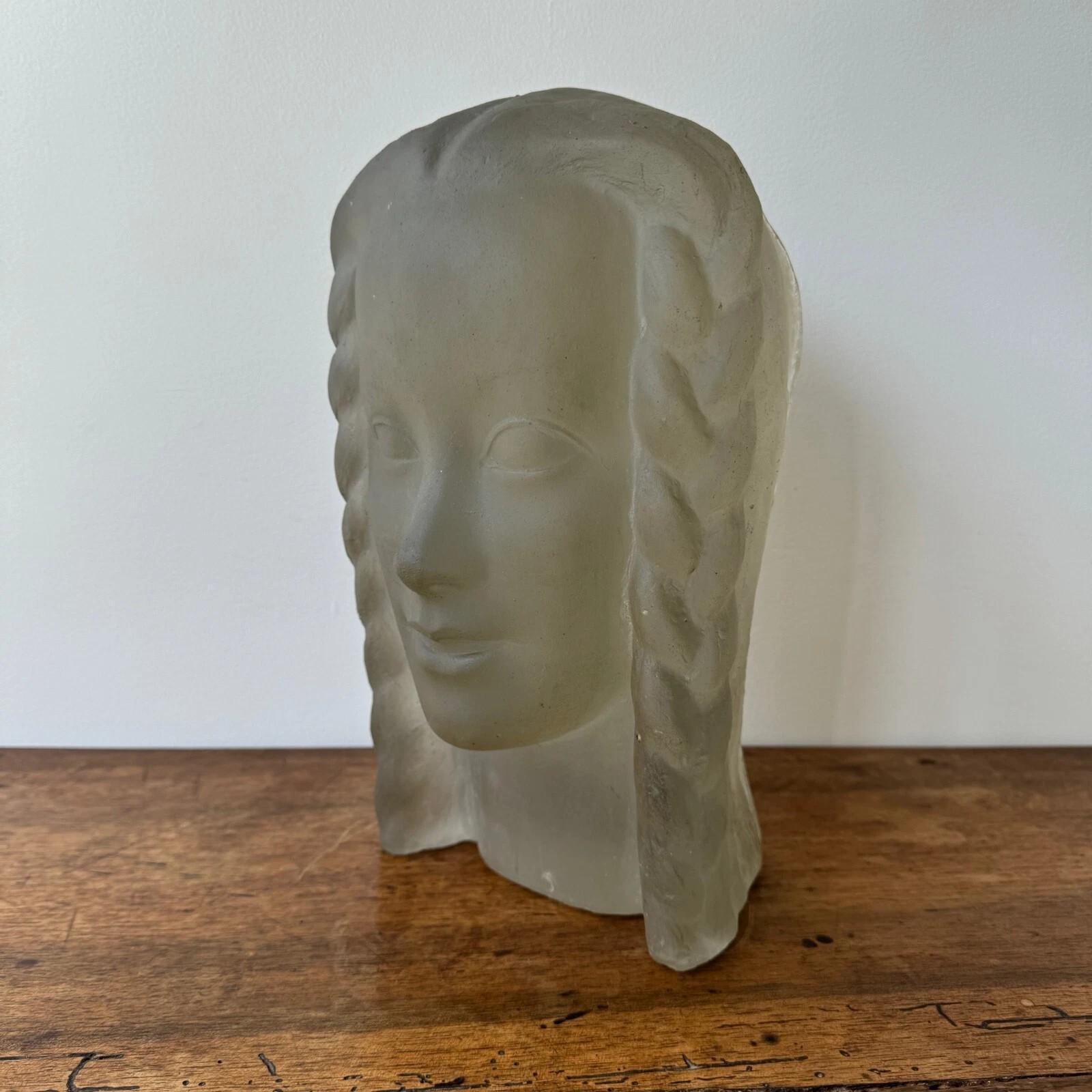 Skulptur von Lucien Lafaye, weibliches Gesicht aus gegossenem Glas, um 1950 im Angebot 1