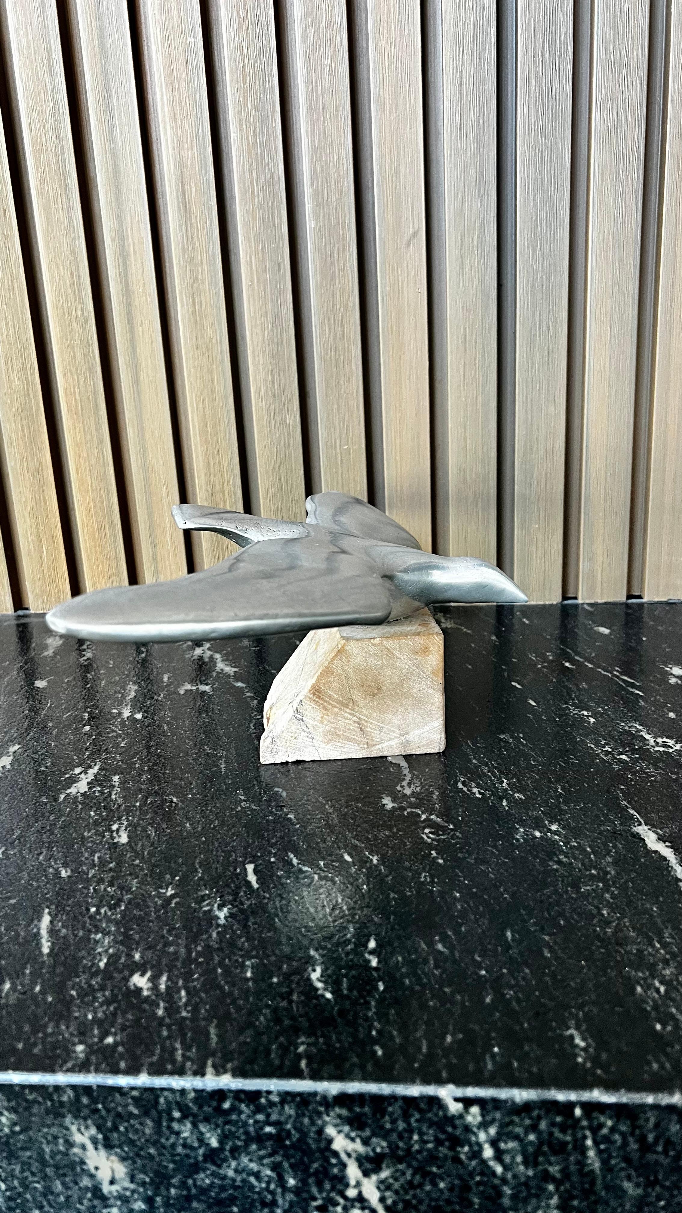 Escultura del artista mexicano Heriberto Juárez Moderno de mediados de siglo en venta