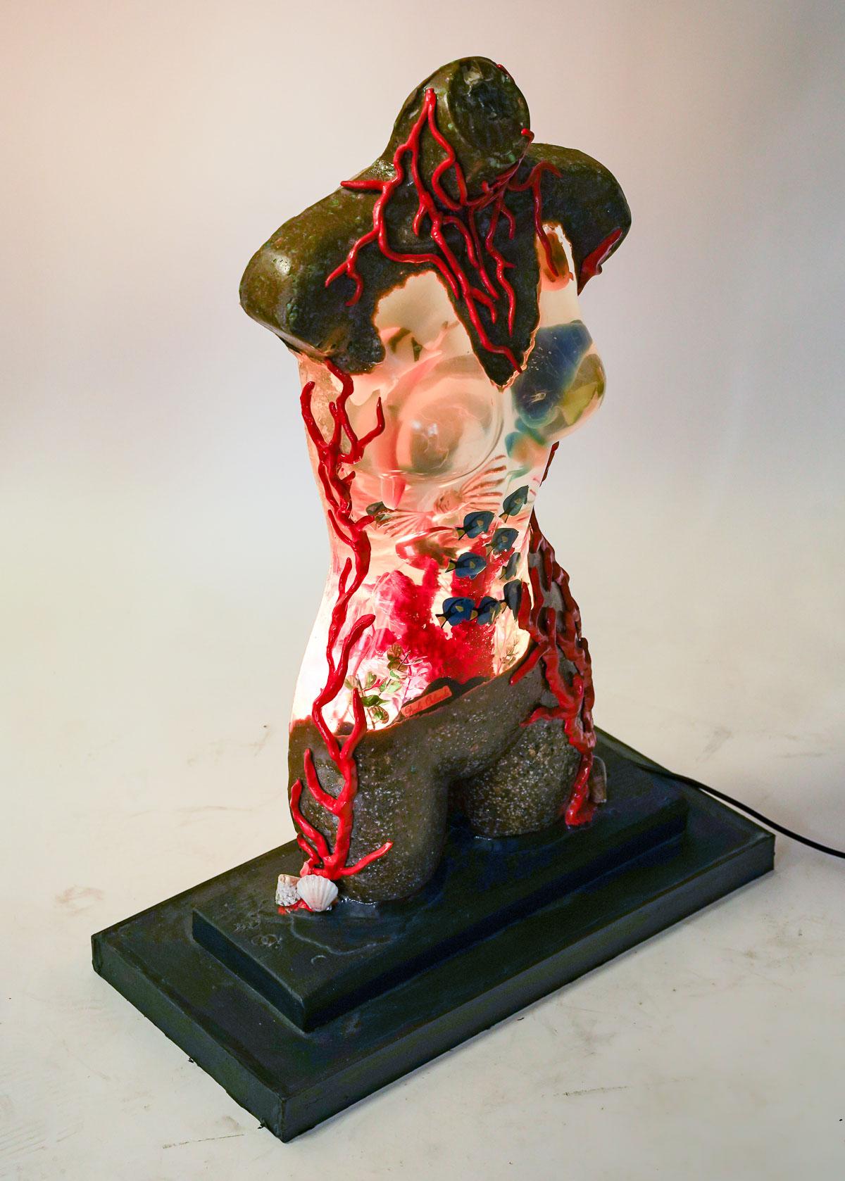 Sculpture de Paolo Orlando, Titre : « La Femme Aquarium » en vente 2