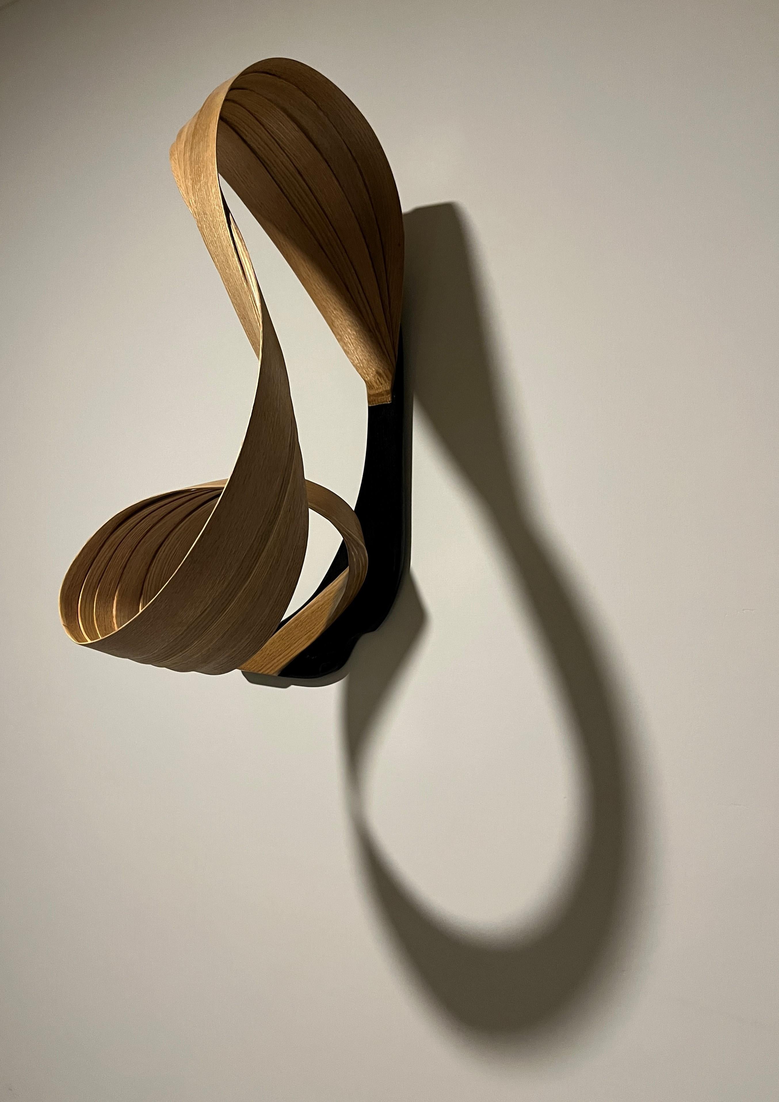 Sculpture de Raka Studio en bois de frêne, forme 003 Excellent état - En vente à Cape Girardeau, MO