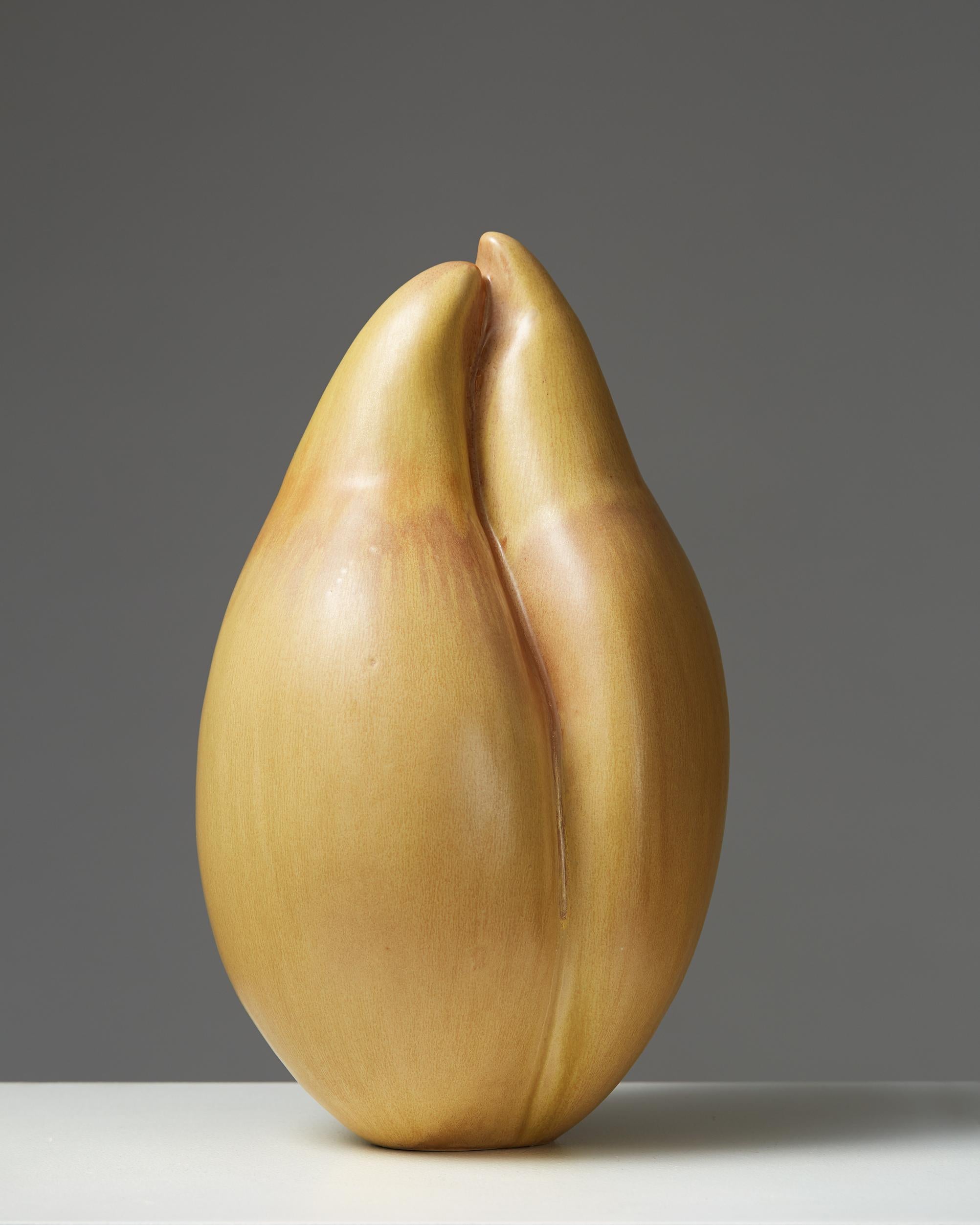 Sculpture by Tove Anderberg, 
Denmark, 1980s.

Stoneware with sand colored glaze.

Measures: H 34 cm/ 13 3/8