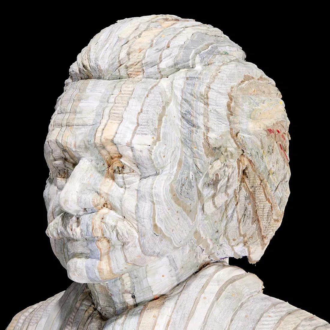 Scultura scolpita dai libri di A. Einstein da Chen Long-bin In condizioni buone in vendita a Wiscasset, ME