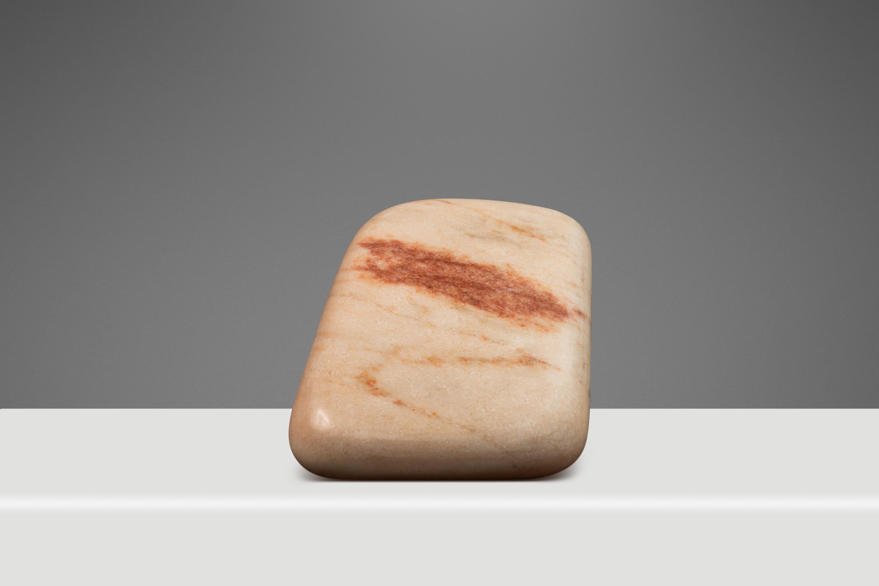 XXI secolo e contemporaneo Scultura scolpita in marmo rosa, Mark Leblanc, Studio A. Leblanc, USA, anni 2020 circa. in vendita