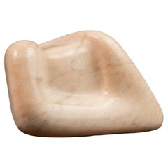 Skulptur aus rosa Marmor geschnitzt, Mark Leblanc, Leblanc Studios, USA, ca. 2020er Jahre