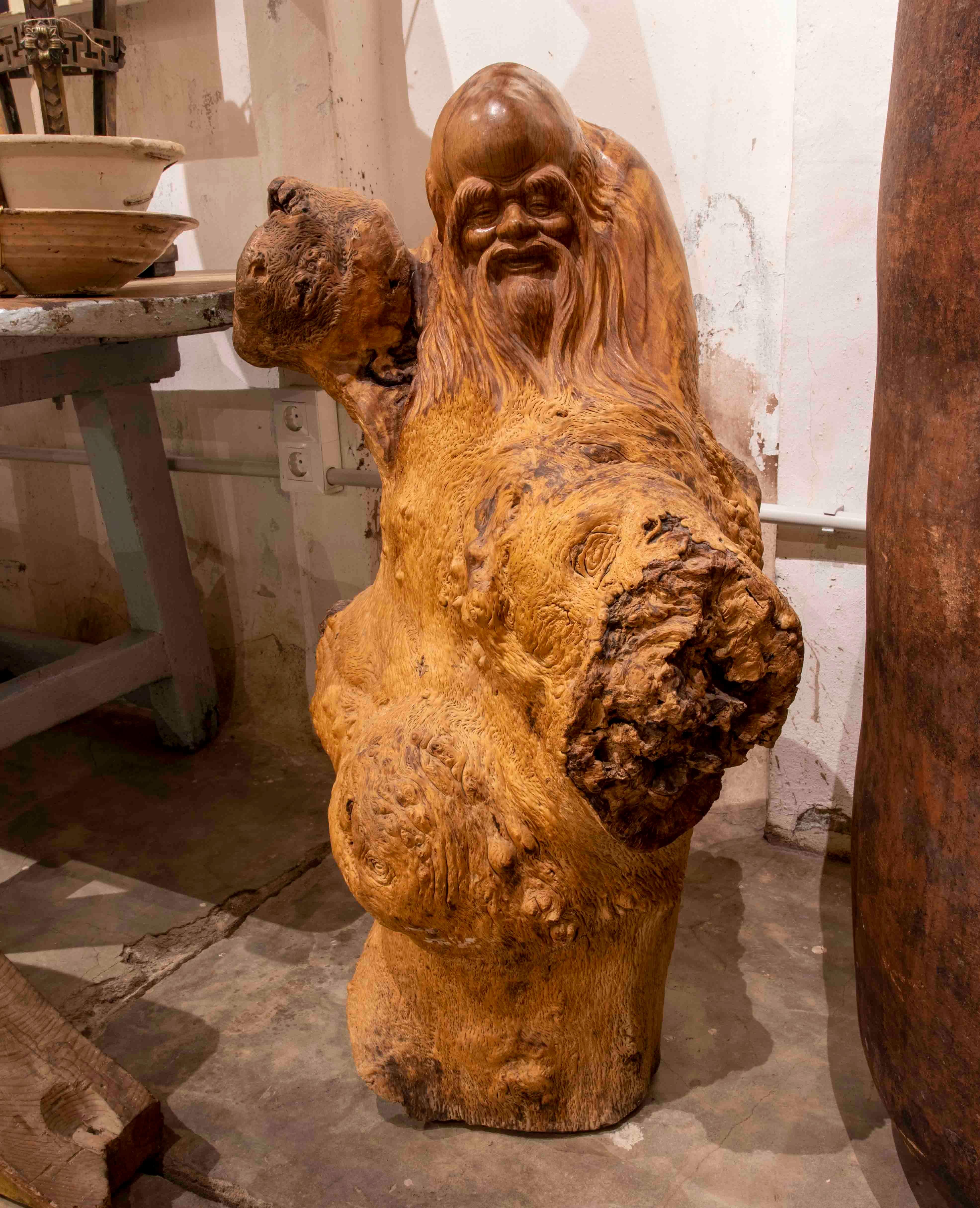 Sculpture Carved in Monk's Wood Root Taking Advantage of the Shape of the Trunk In Good Condition For Sale In Marbella, ES