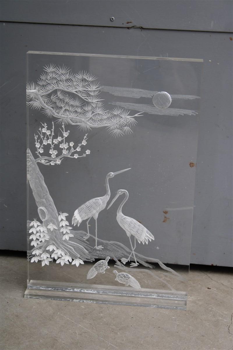 Escultura tallada en plexiglás con grabado Diseño italiano 1970 Garzas y árboles.