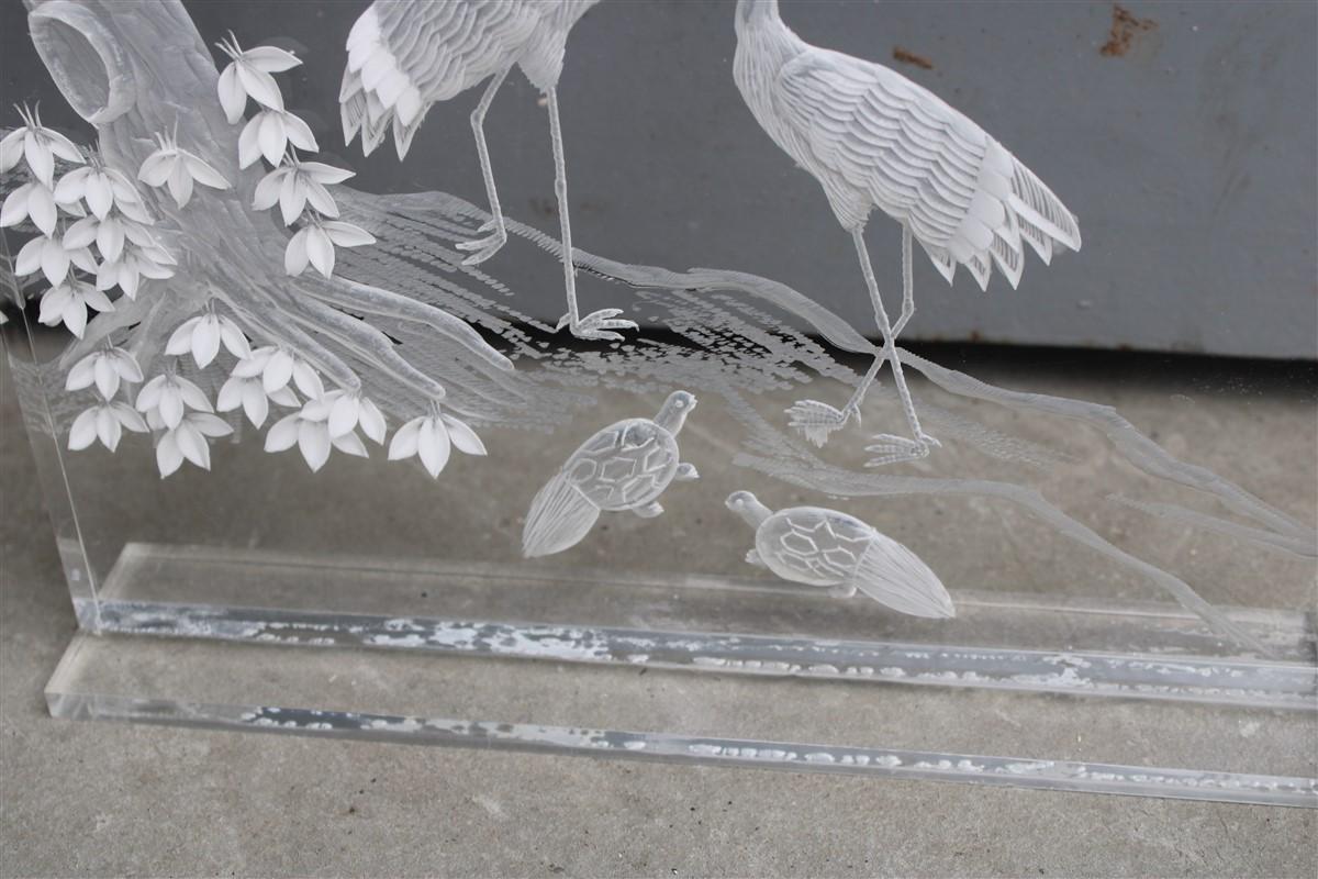 Skulptur, geschnitzt auf Plexiglas mit Gravur, Italienisches Design, 1970 Herons und Tre im Angebot 2