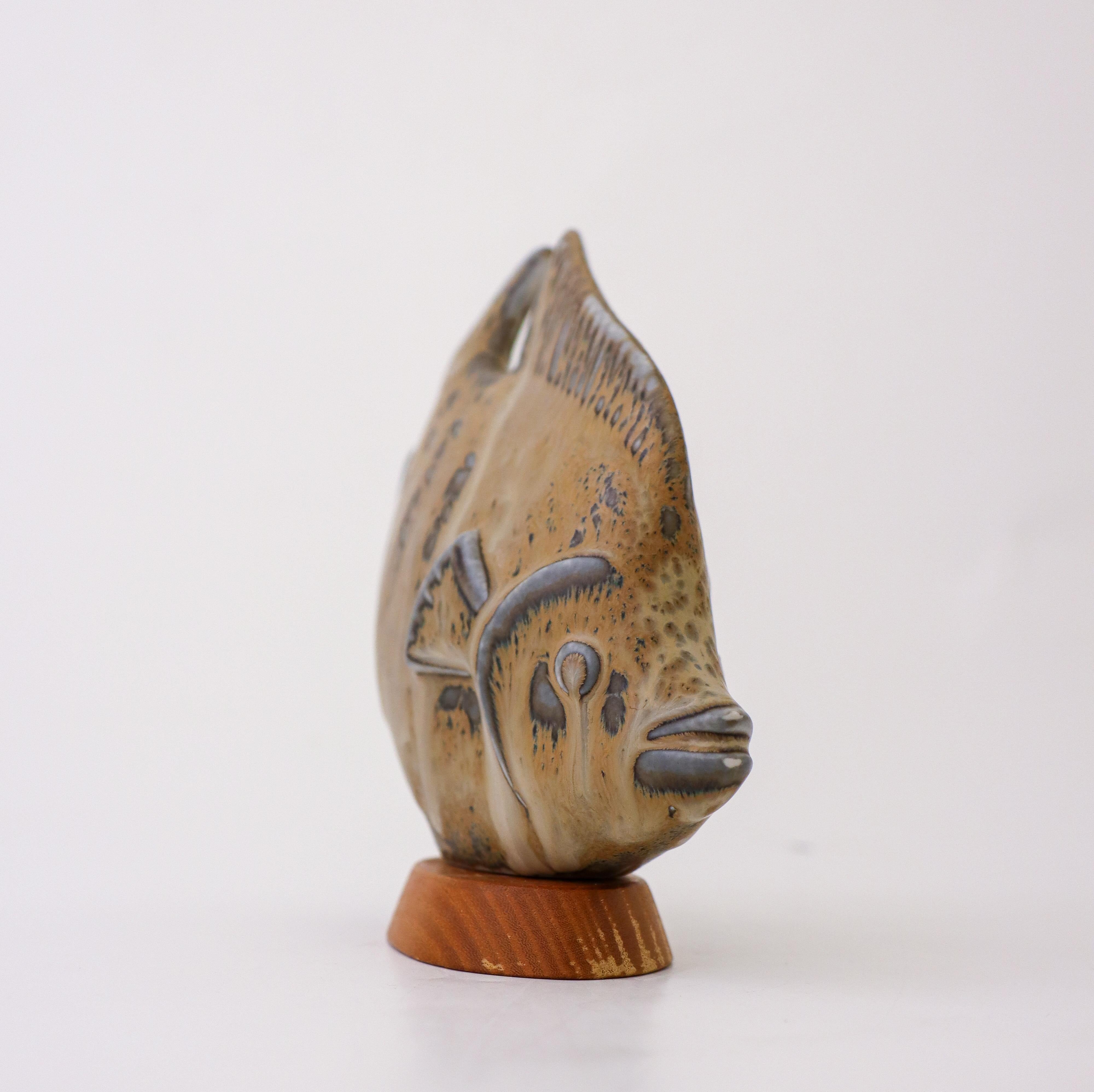 Skulptur Keramischer Fisch - Gunnar Nylund - Rörstrand (Skandinavische Moderne) im Angebot