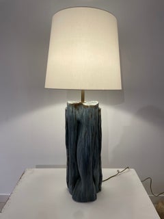 Lampe en céramique sculptée