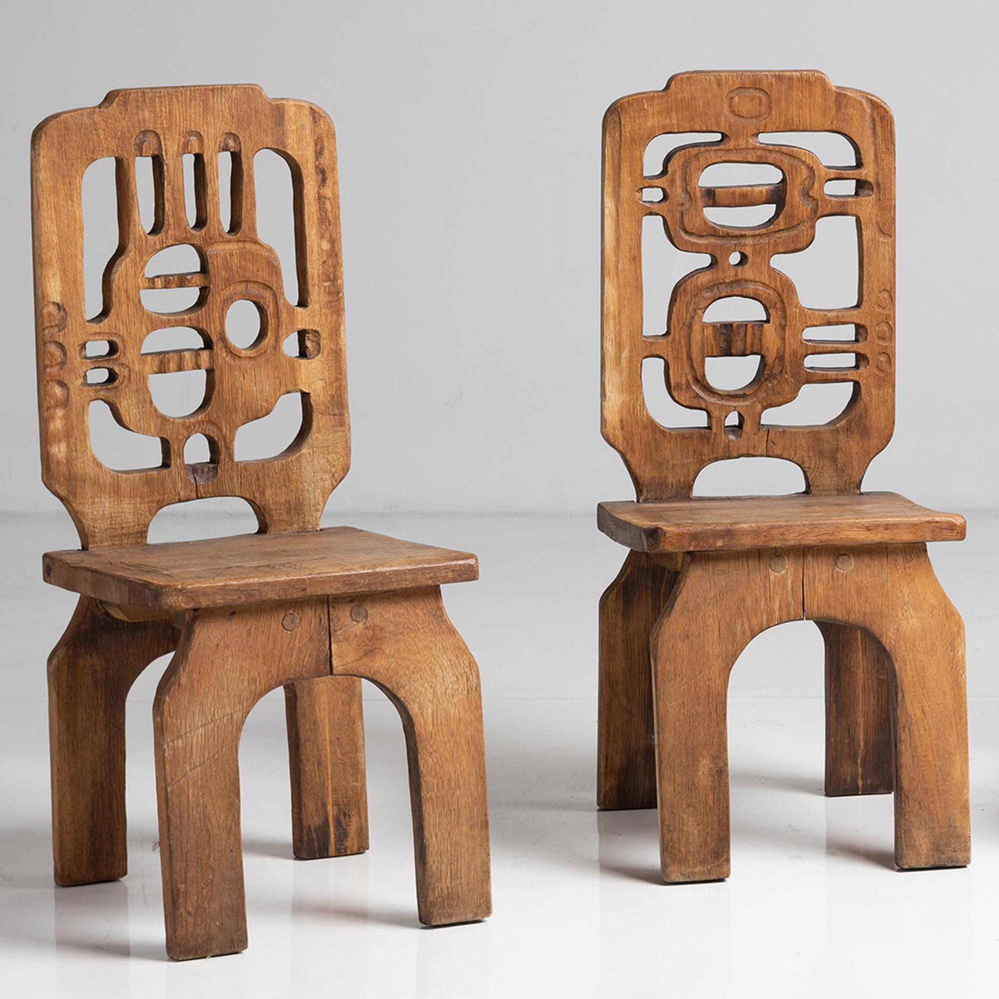 Sculpture chairs by Francesco Pasinato
France Circa 1970
Rare series of oak chairs with carved backrests.