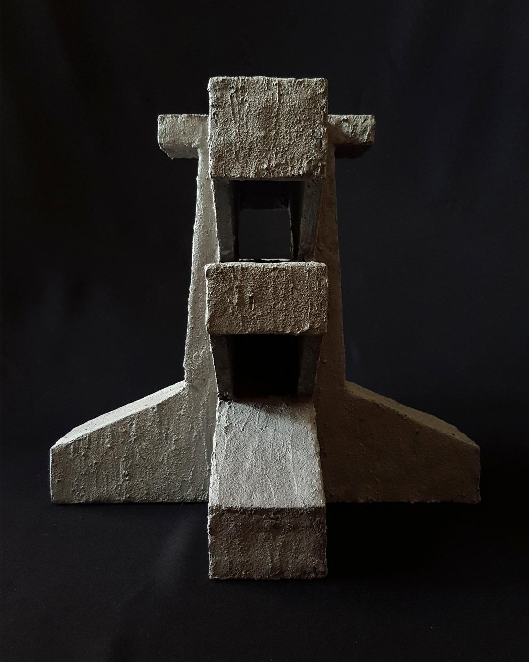 Futuriste Sculpture géométrique contemporaine constructiviste en bois gris béton - Le cheval en vente