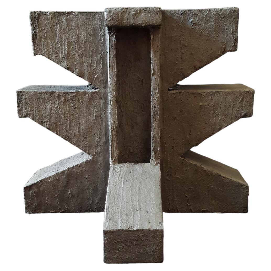Sculpture géométrique contemporaine constructiviste en bois gris béton - Le cheval