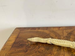 Sculpture - Crocodile in horny matter