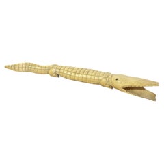 Sculpture - Crocodile in horny matter