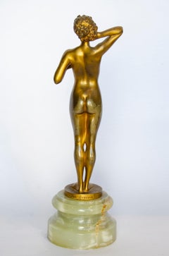 Skulptur „Descomps“ Nudefarbene Femin