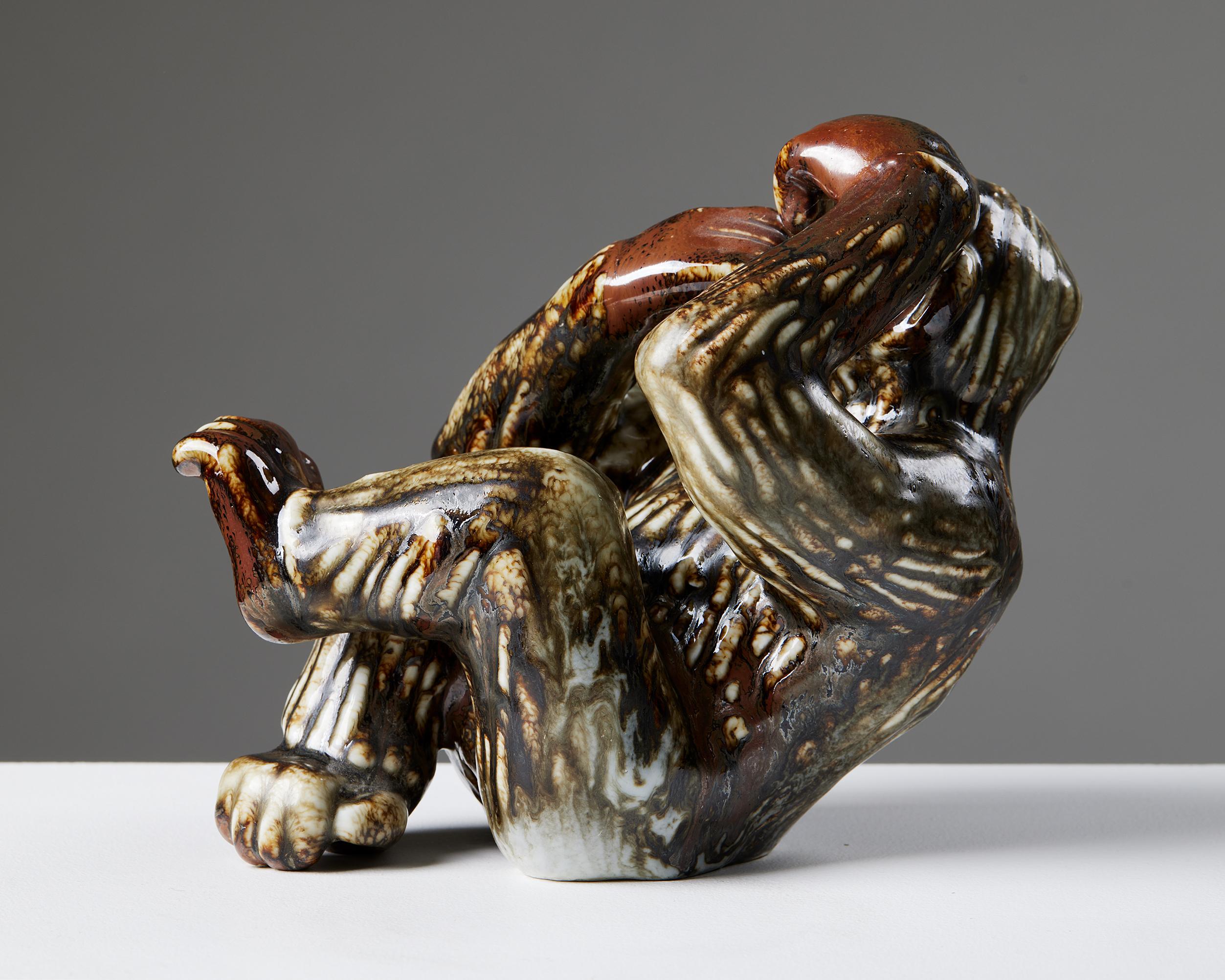 Monkey Sculpture by Gunnar Nylund for Rörstrand, Sweden, 1950s, Glazed Stoneware In Good Condition For Sale In Stockholm, SE
