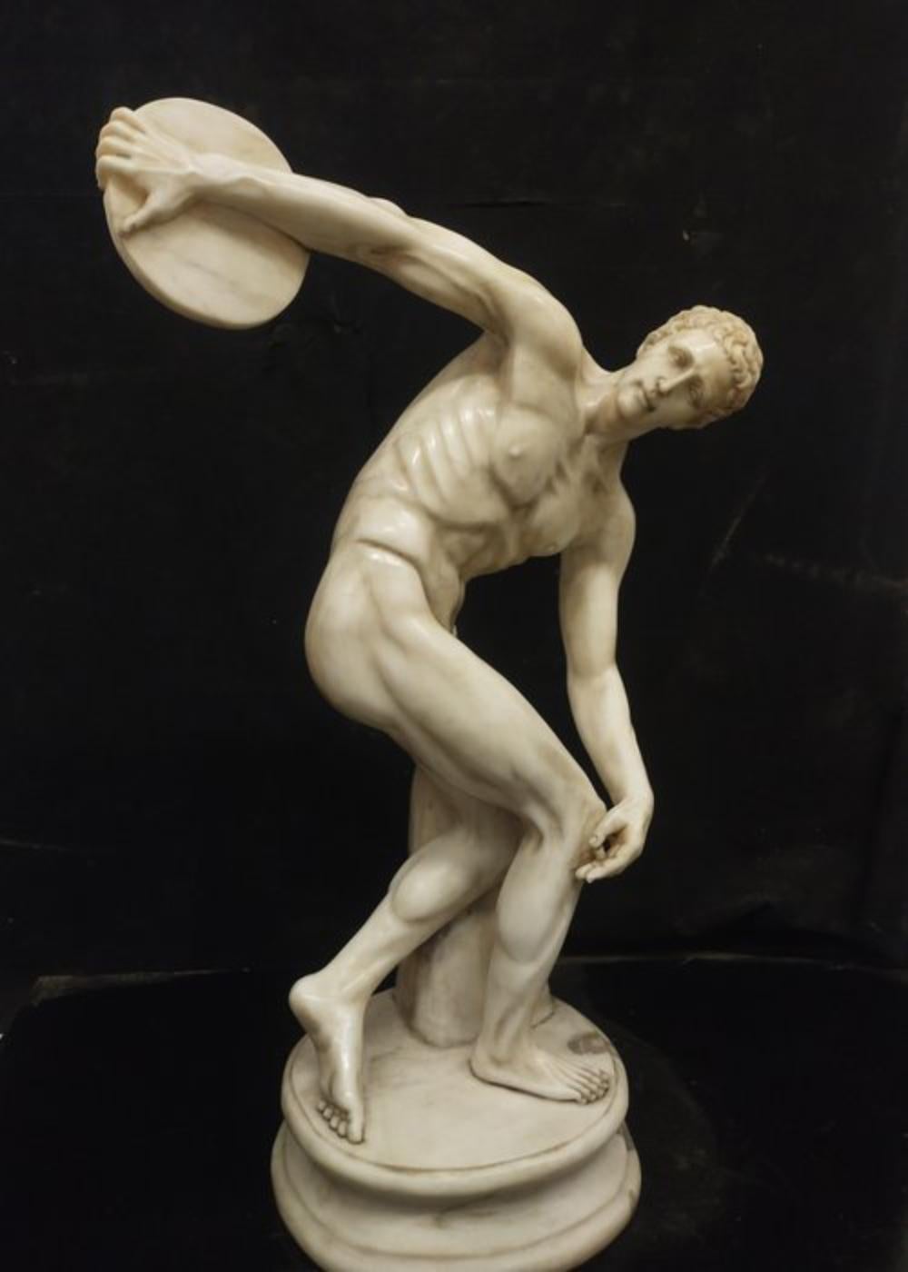Scultura, Discobolo - 85 cm - Marmo in vendita 1