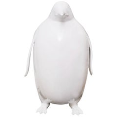 Sculpture Penguin de l'empereur en résine laquée