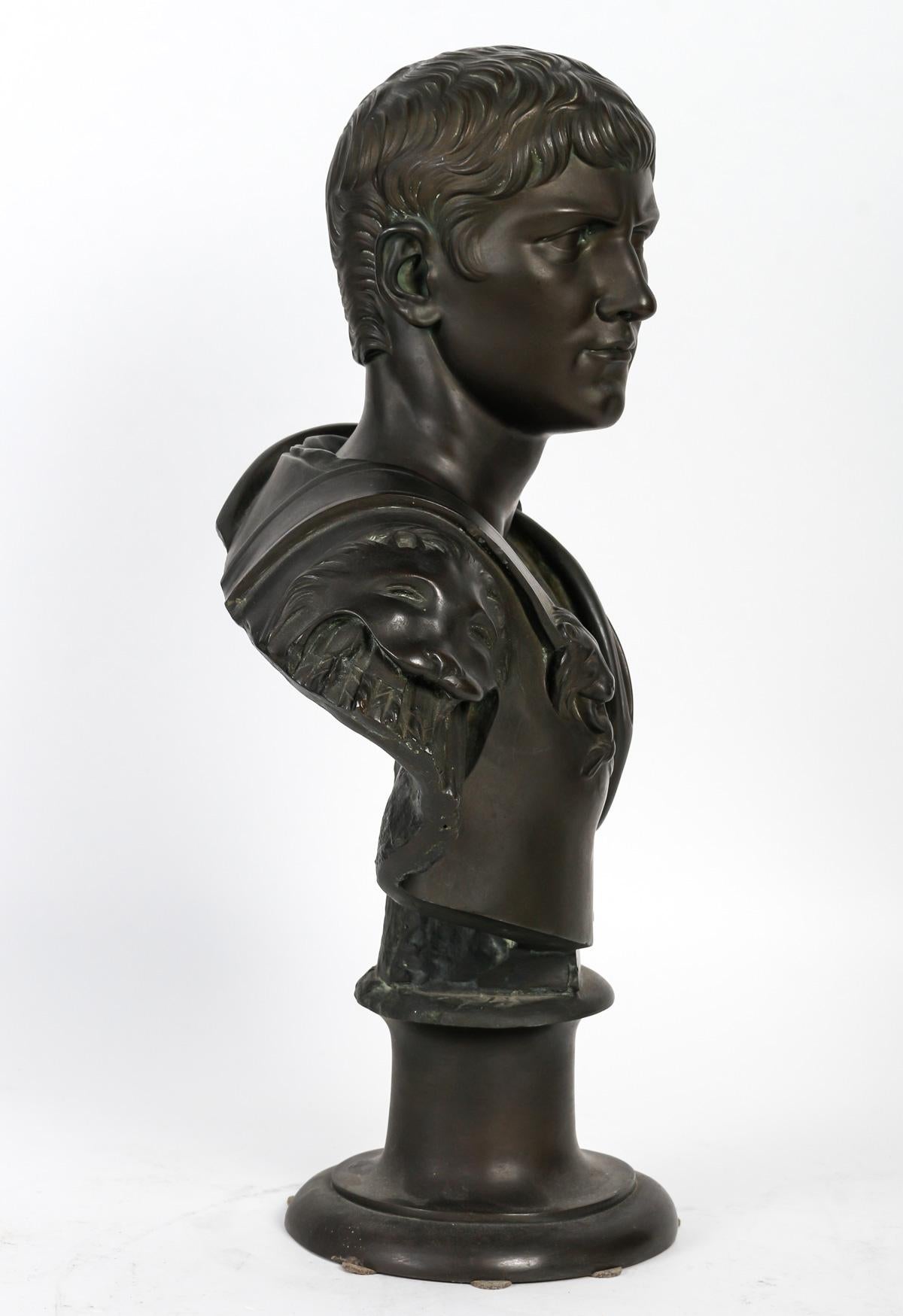 Sculpture en Bronze, Jules César, XIXème Siècle.  For Sale 1