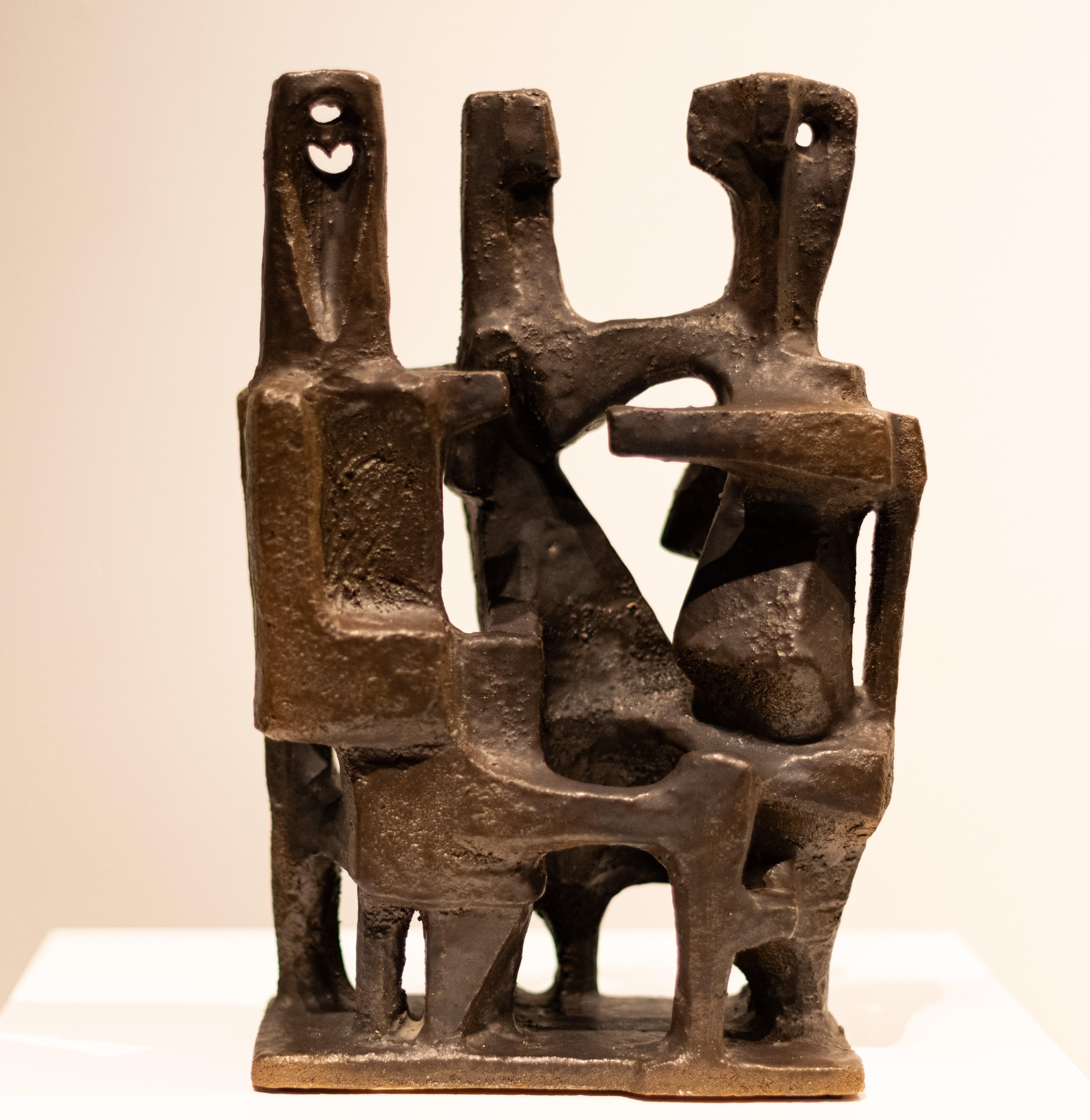 Sculpture anthropomorphique en céramique émaillée à la manière de Vassil Ivanoff.
Vers 1950-1960 France.
A noter une égrenure sur la base.