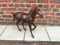 Scultura in pelle raffigurante un cavallo, CIRCA 1970