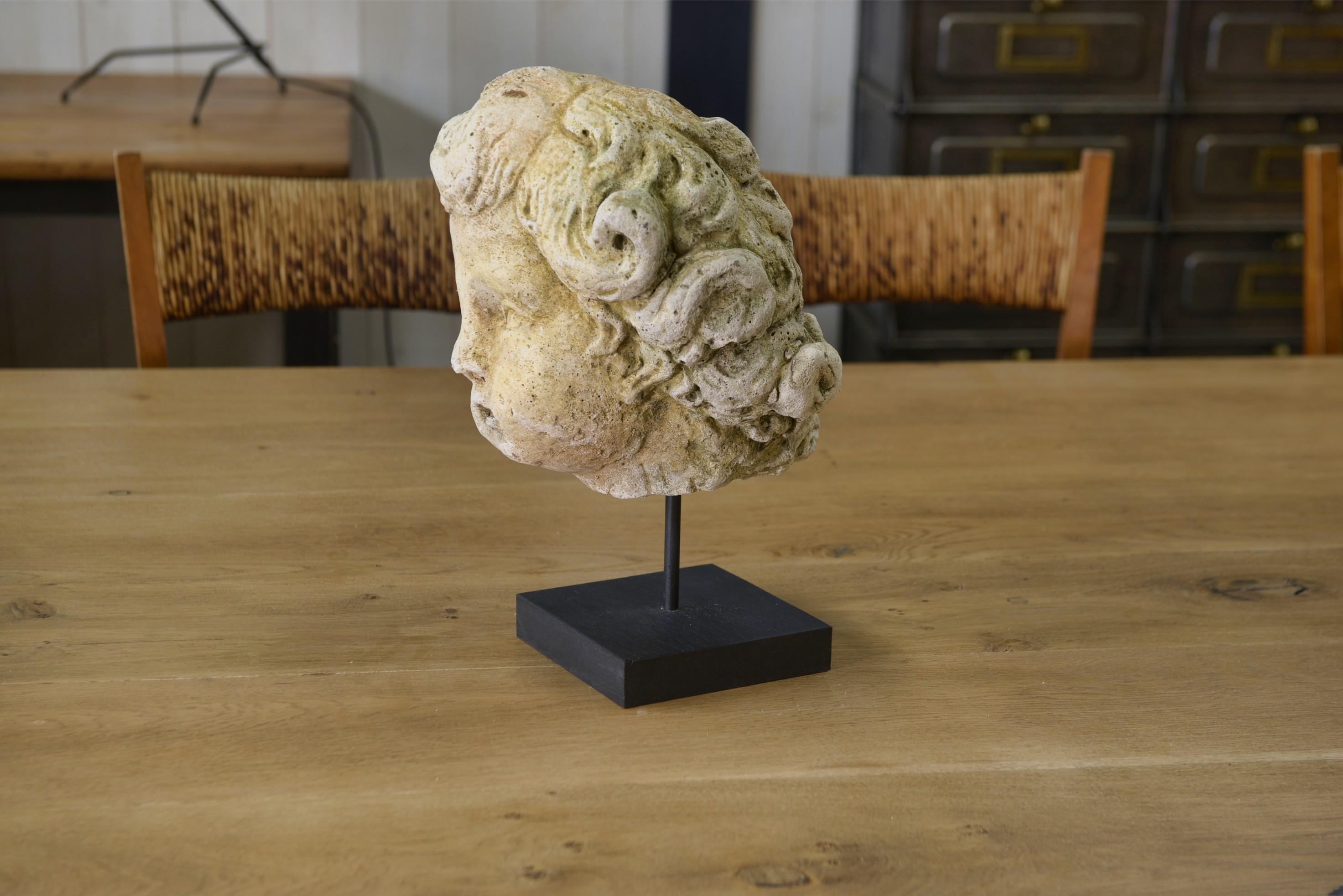 Sculpture en pierre reconstituée style antique XXème For Sale 1
