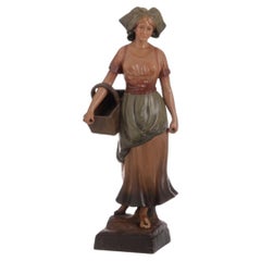 Skulptur – Frauenfigur mit Tonkorb – J. Bello Filho