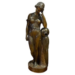 Escultura - Figura femenina con jarra - Goldscheider