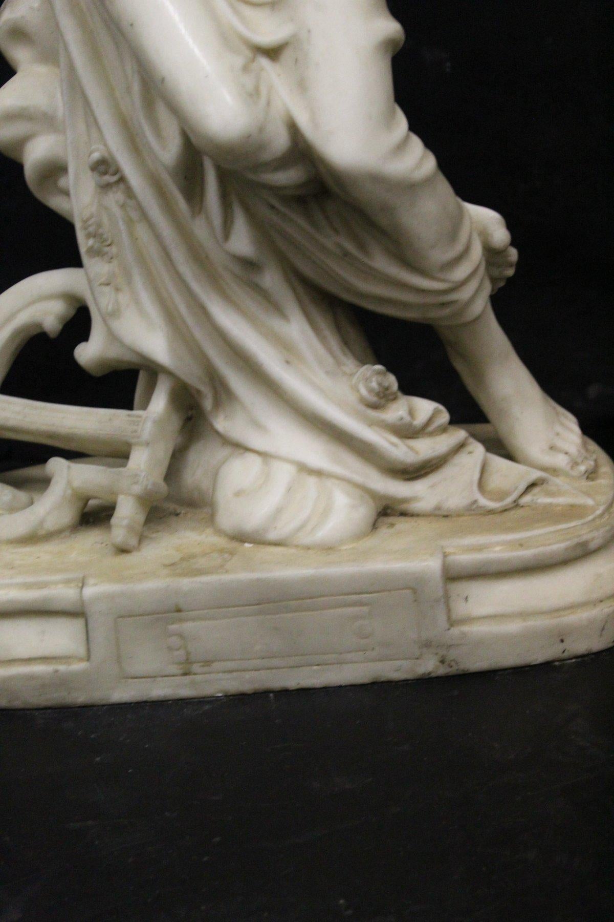 Escultura, Figura femenina con lira en Bueno estado para la venta en Rome, IT