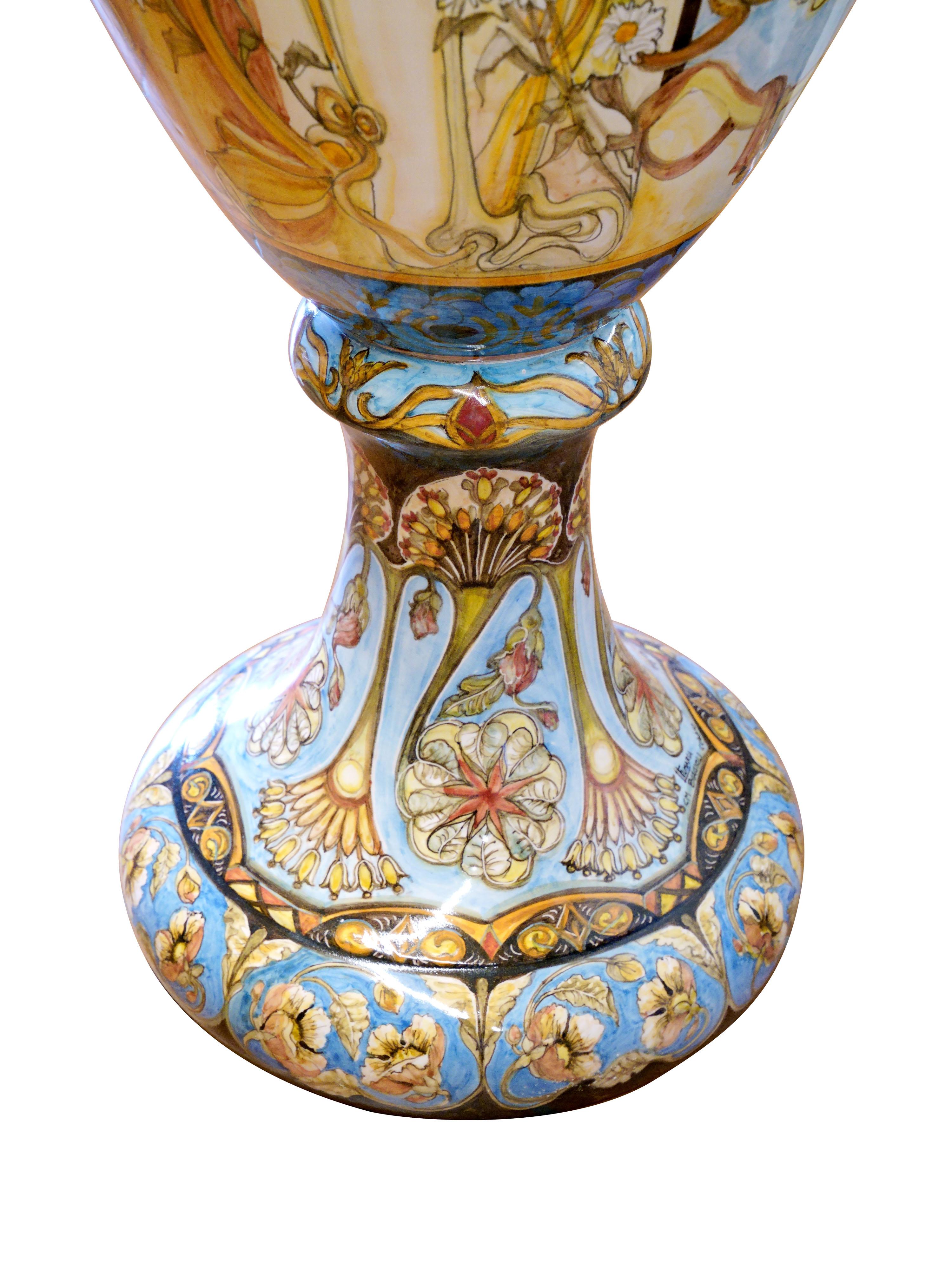Sculpture Giant Amphore Vase Majolica Peint à la main Quatre Saisons Art Nouveau en vente 2