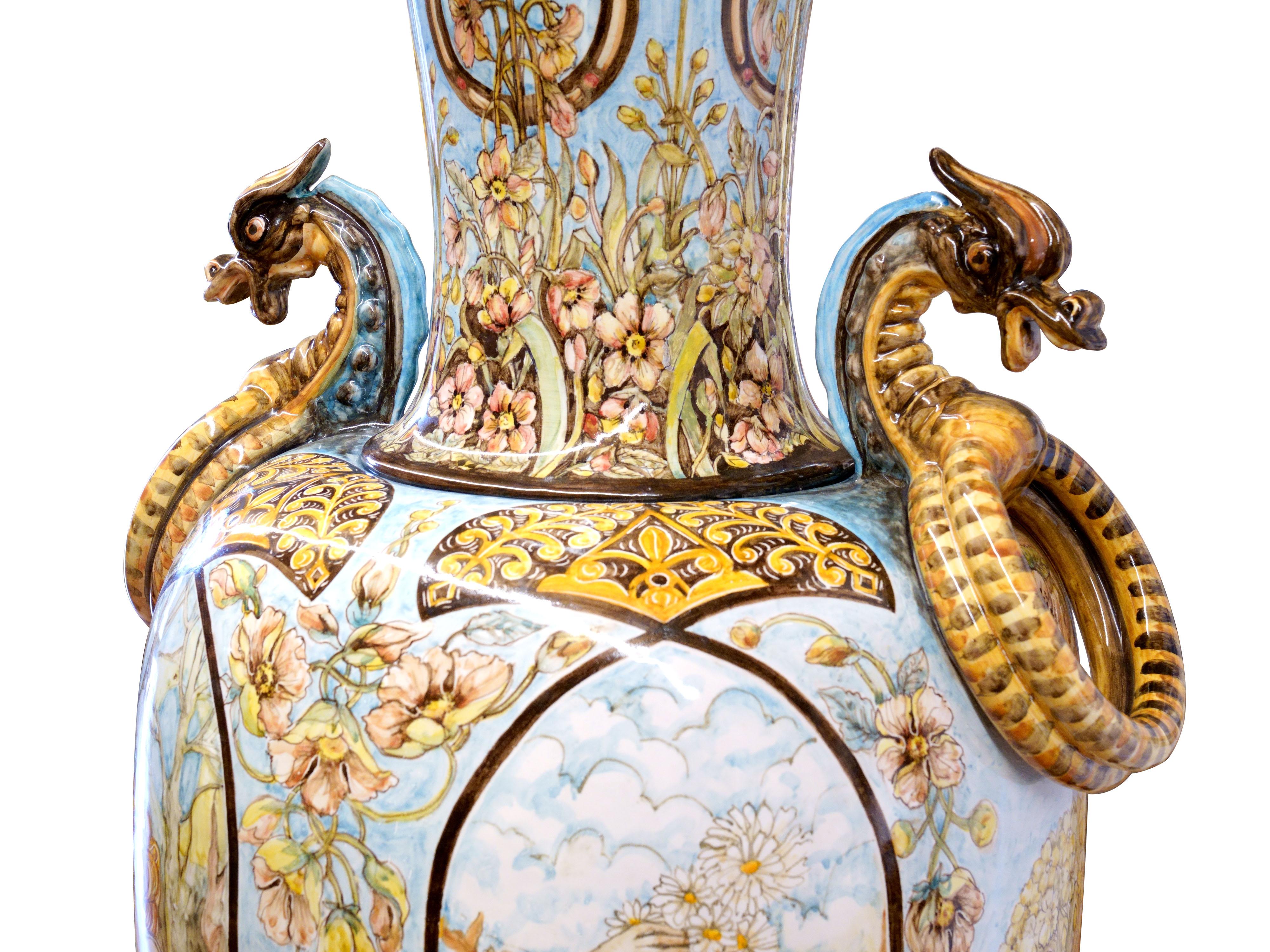 Sculpture Giant Amphore Vase Majolica Peint à la main Quatre Saisons Art Nouveau en vente 3
